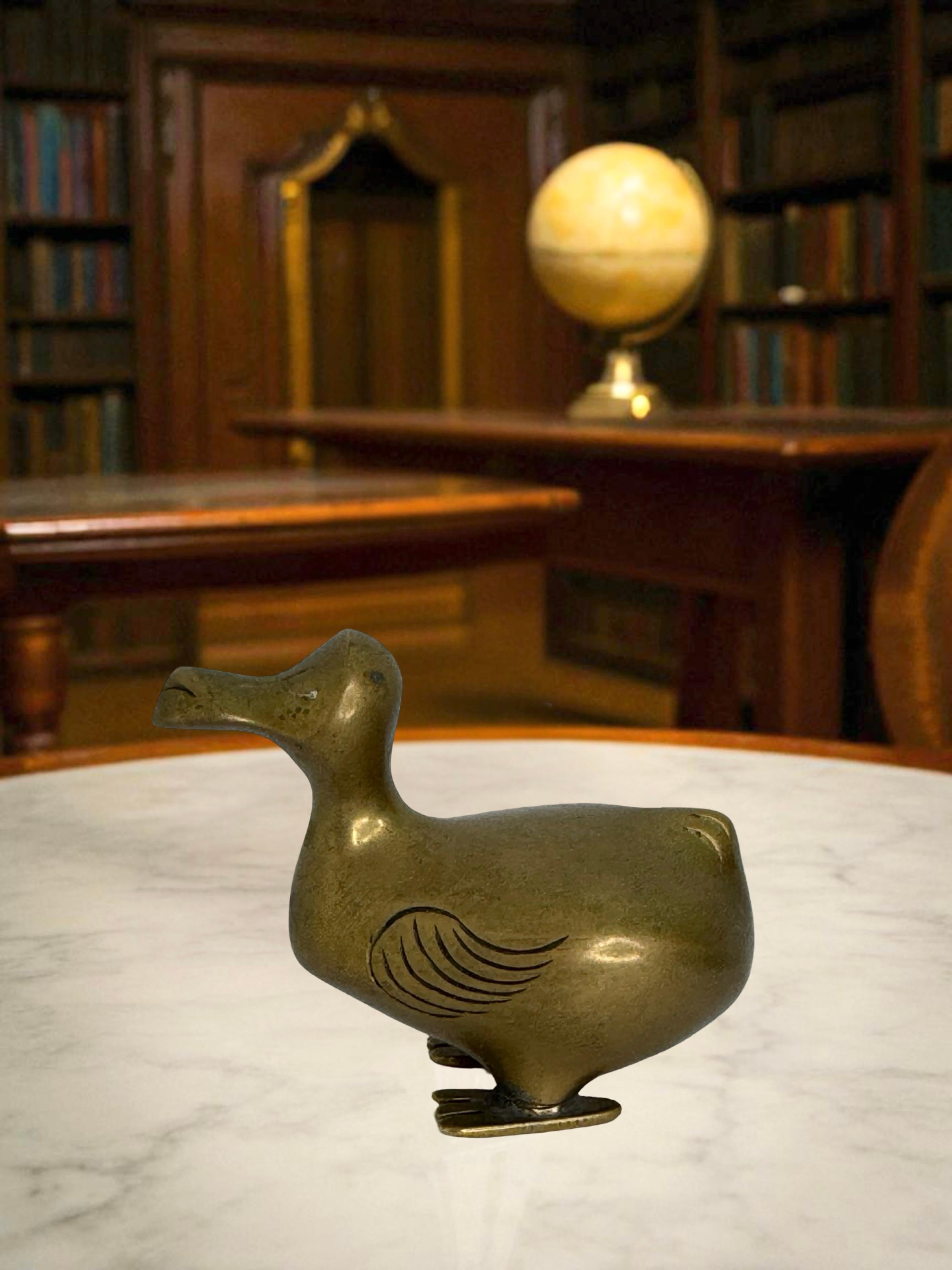Brass Dodo Bird Figurine Desktop Paperweight 1960s Mid-Century Modern, German in vendita 4