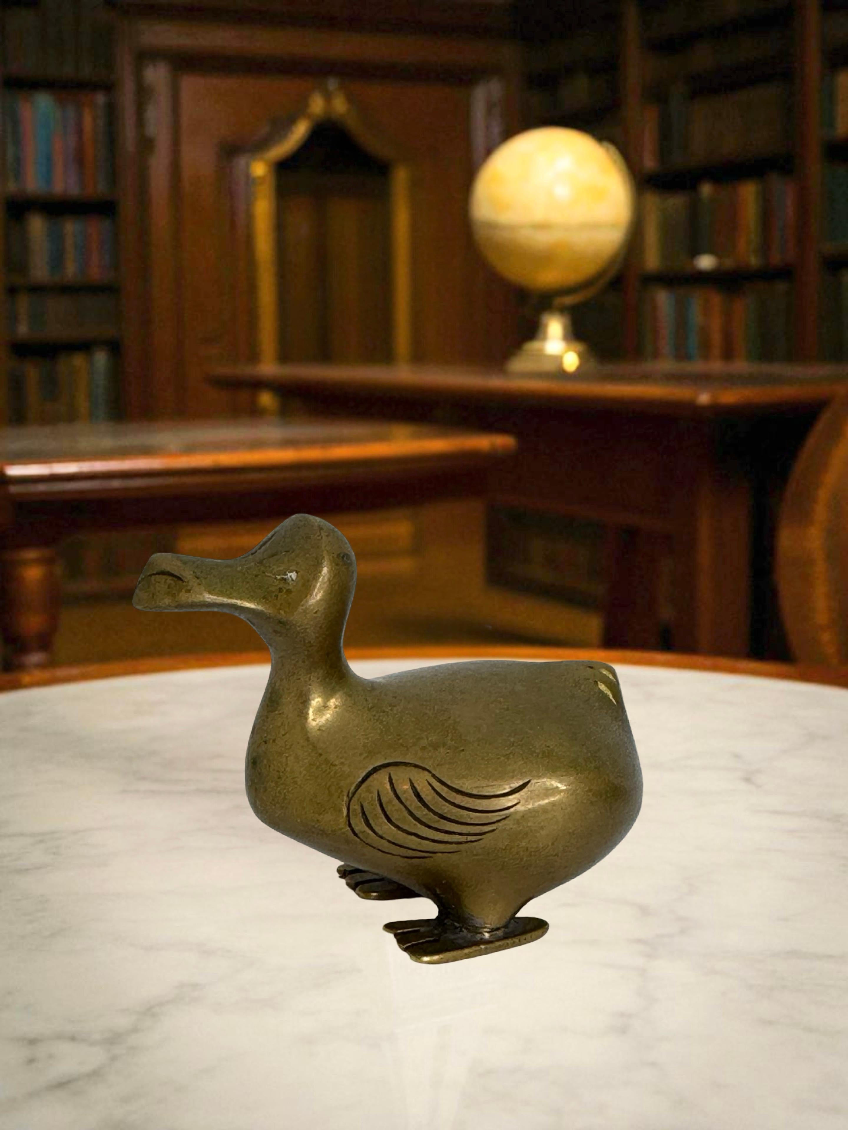 Brass Dodo Bird Figurine Desktop Paperweight 1960s Mid-Century Modern, German in vendita 7