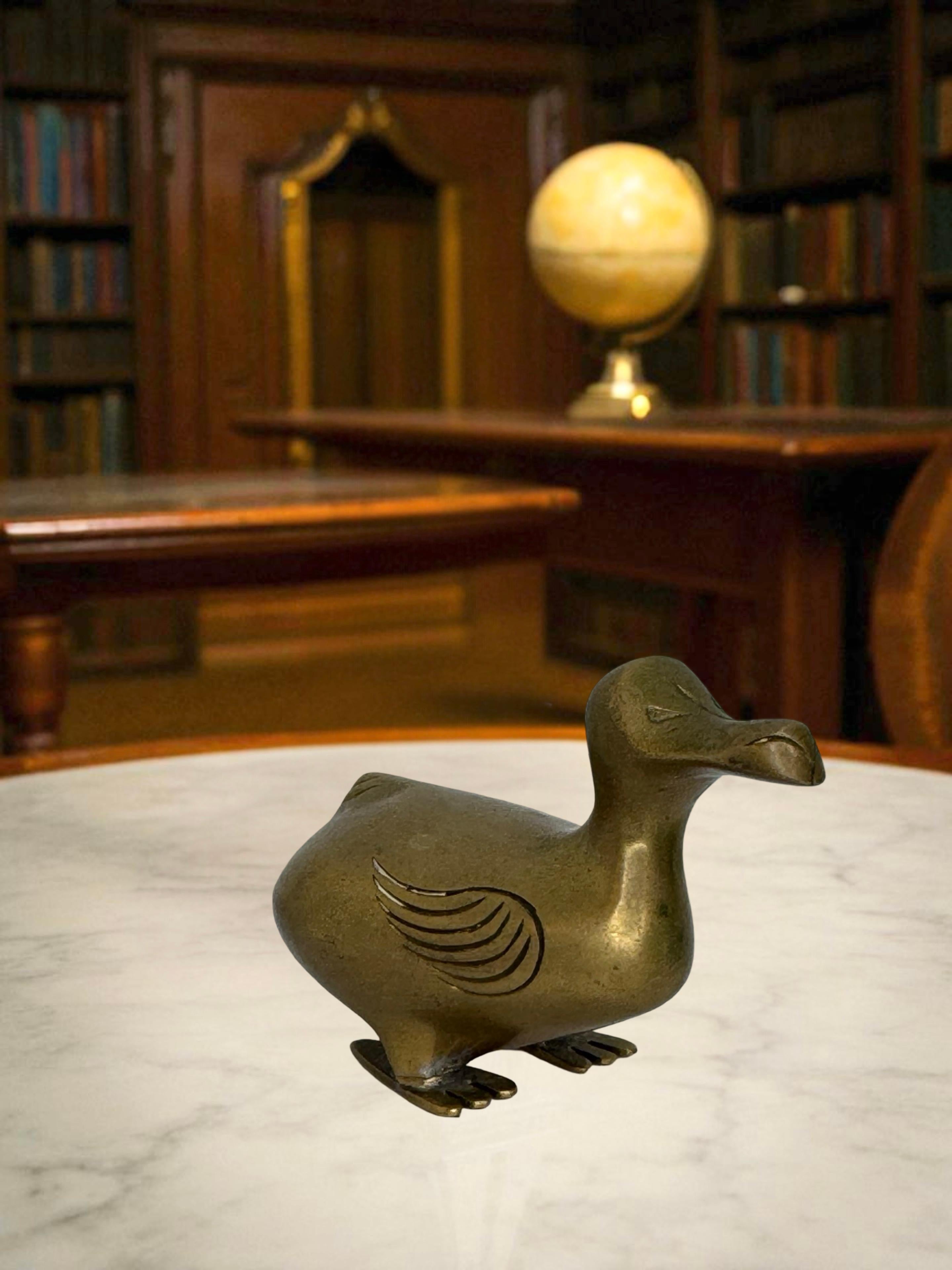 Brass Dodo Bird Figurine Desktop Paperweight 1960s Mid-Century Modern, German in vendita 8