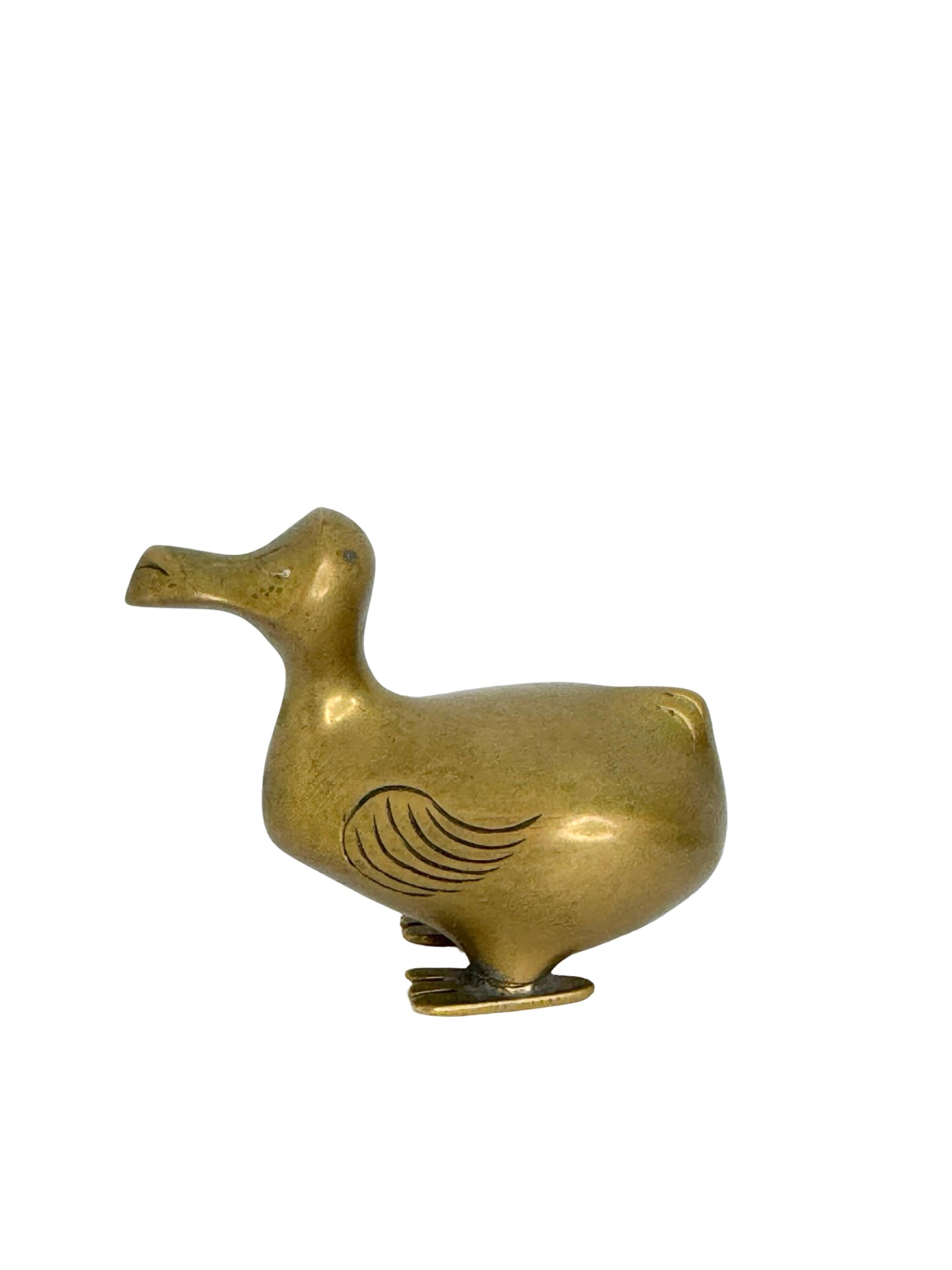Tedesco Brass Dodo Bird Figurine Desktop Paperweight 1960s Mid-Century Modern, German in vendita