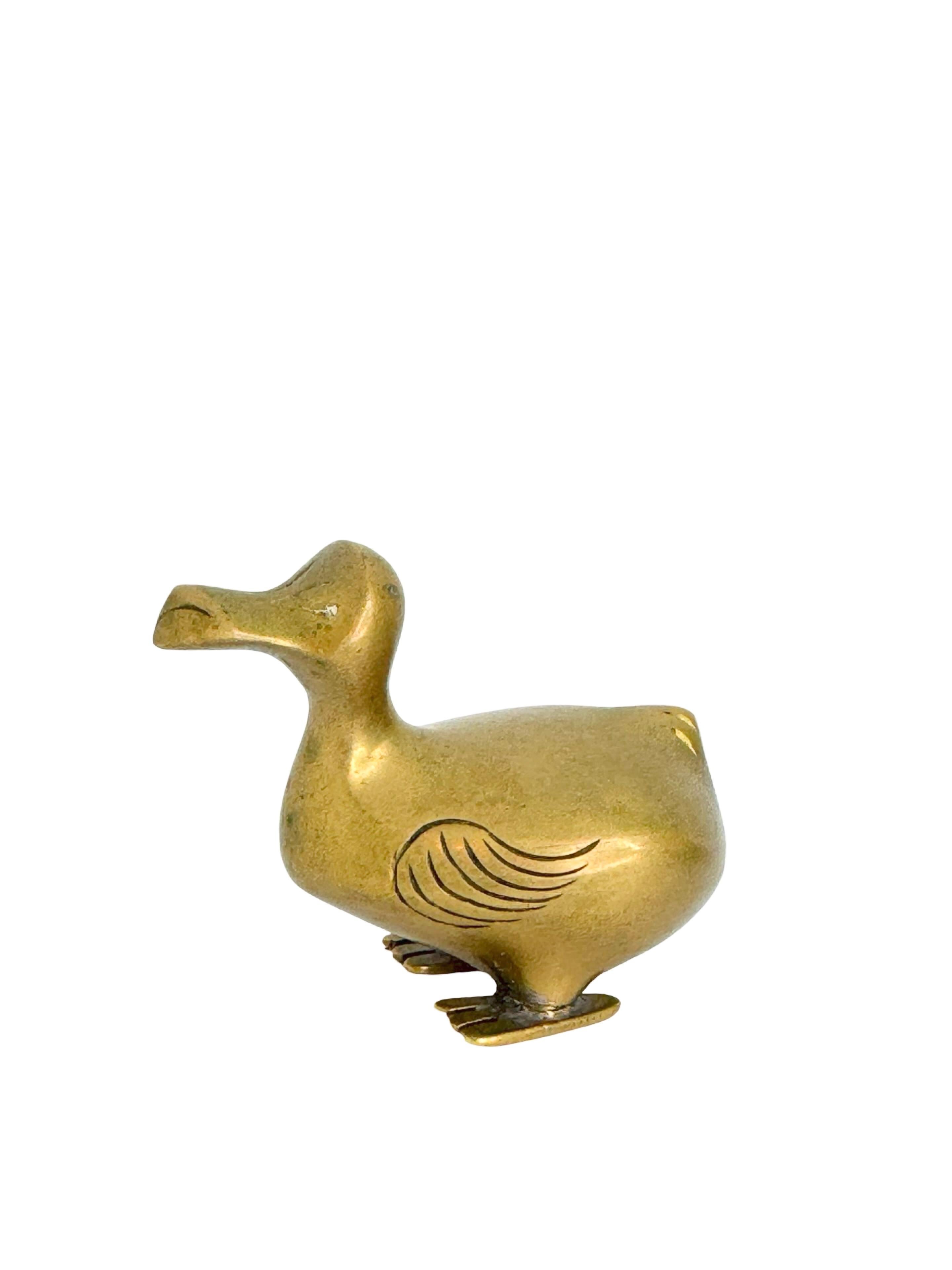 Ottone Brass Dodo Bird Figurine Desktop Paperweight 1960s Mid-Century Modern, German in vendita