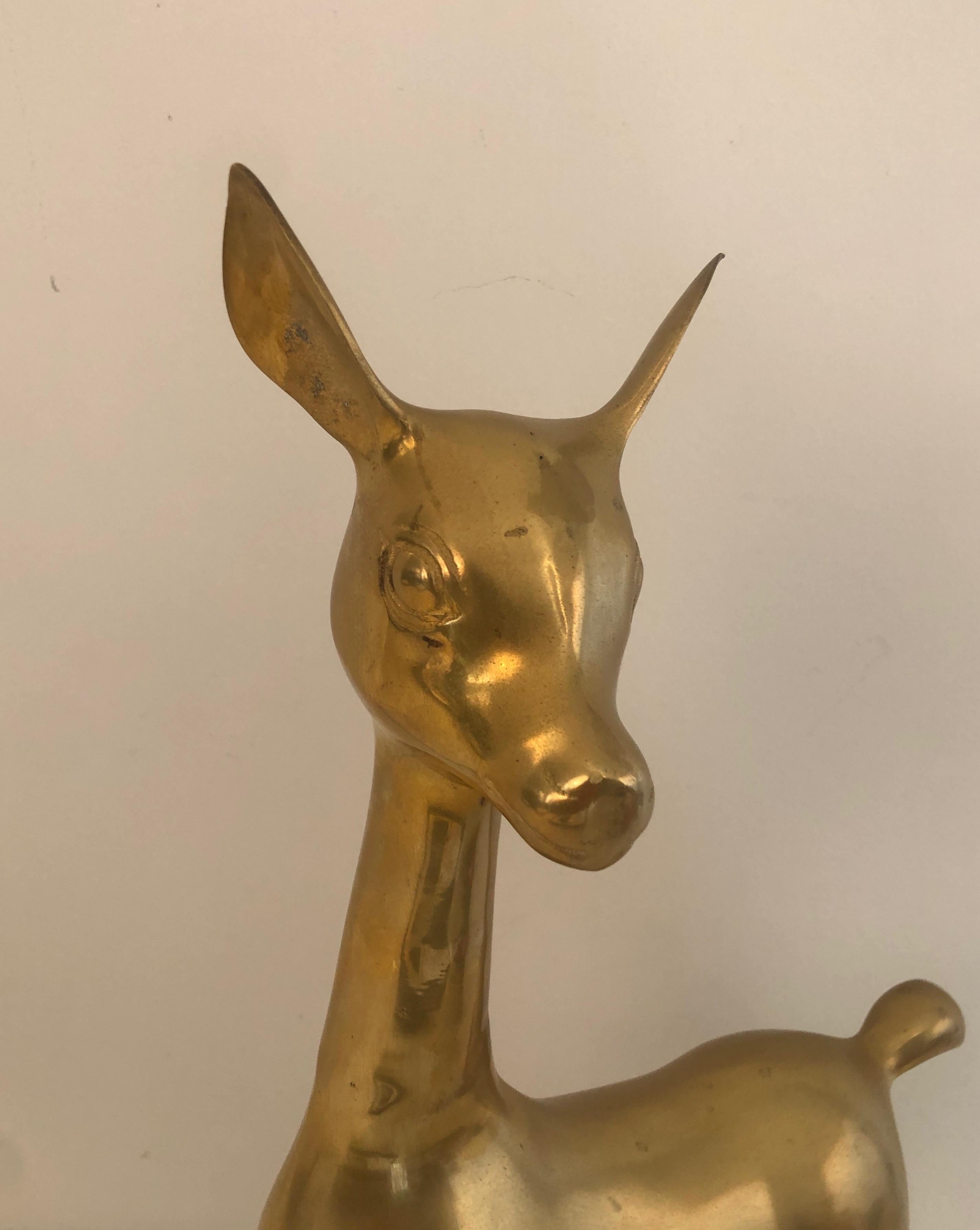 Brass Doe Sculpture, French, Circa 1970 In Good Condition For Sale In Marcq-en-Barœul, Hauts-de-France