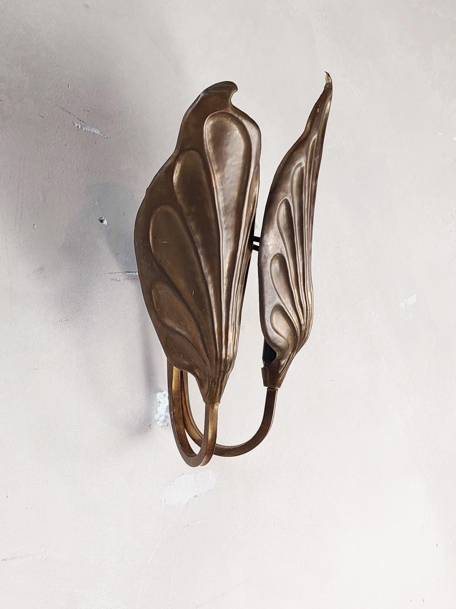 Hollywood Regency Brass Double Leaves Wall Light by Tomasso Barbi For Sale