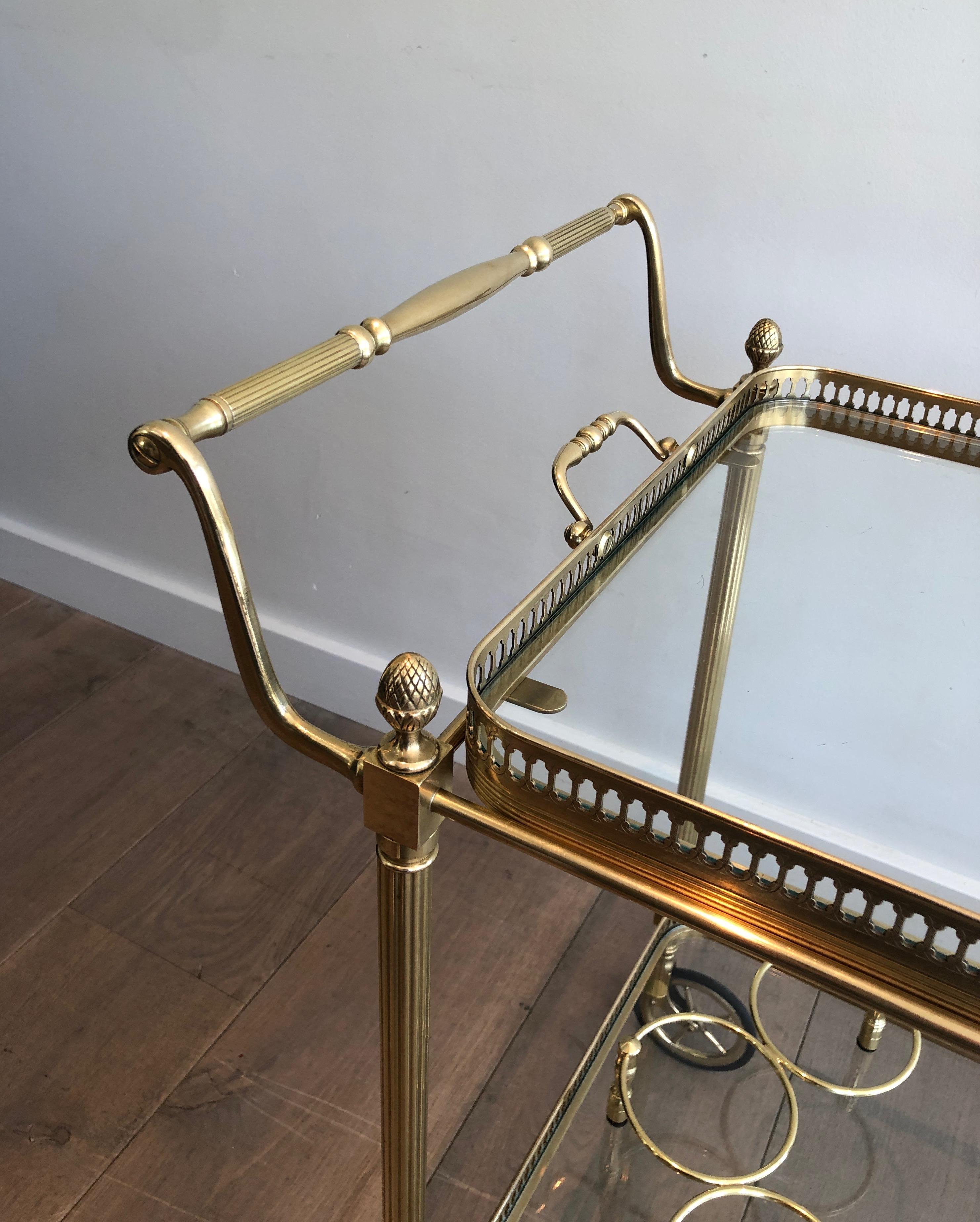Brass Drinks Trolley with Two Removable Trays by Maison Jansen In Good Condition In Marcq-en-Barœul, Hauts-de-France