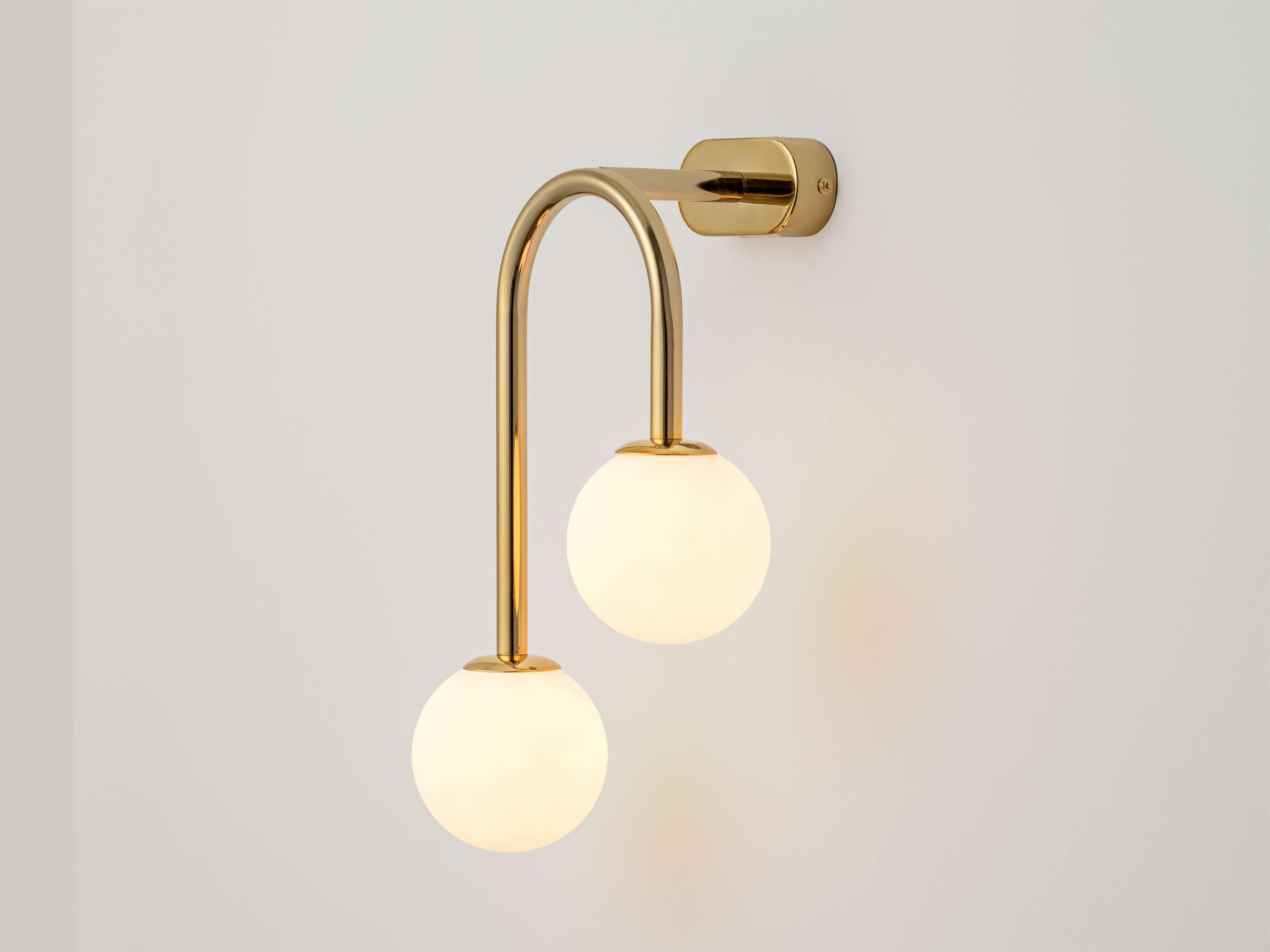 Brass Drop Curve Wall Light In New Condition In Bradford on Avon, GB