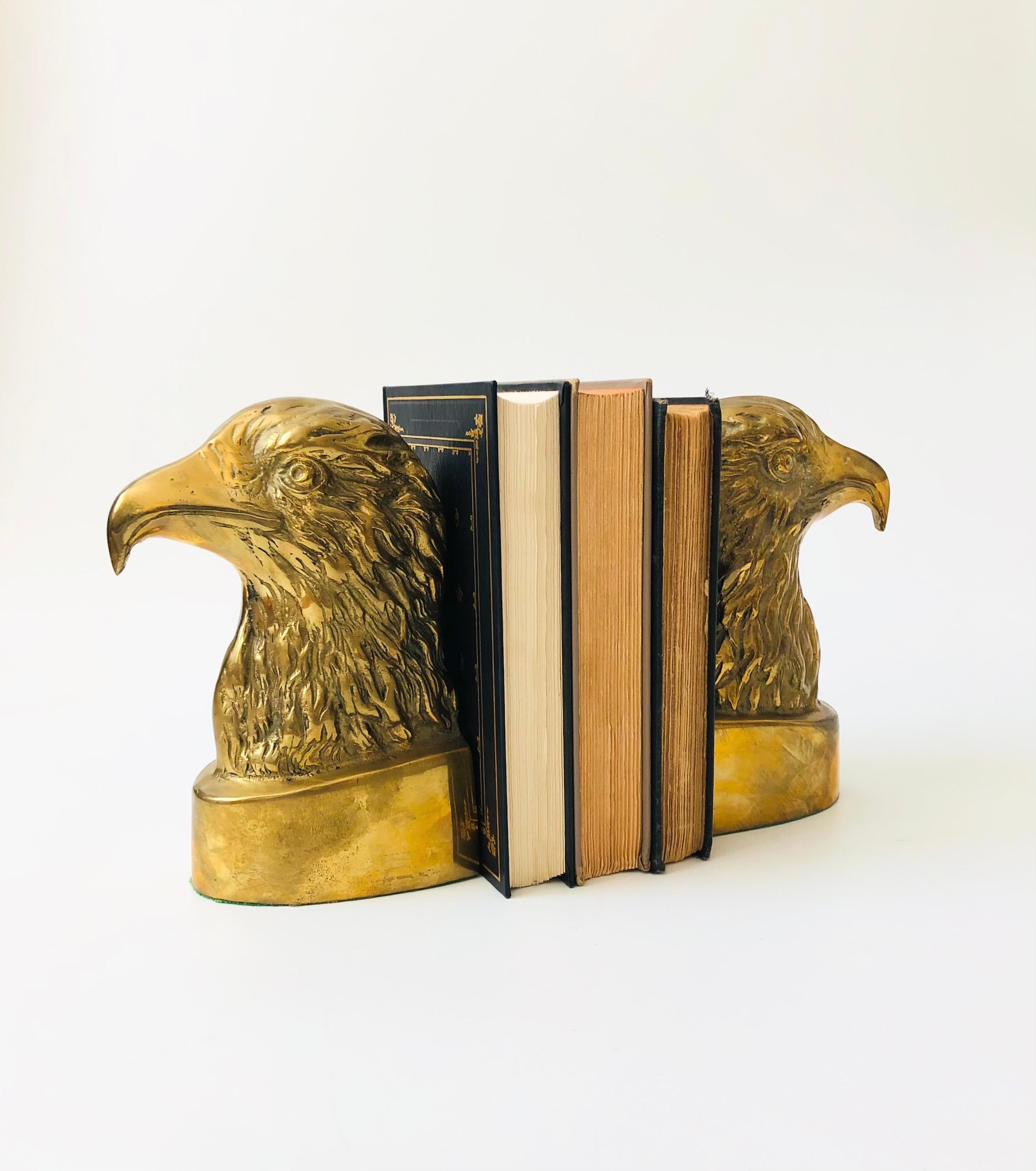 A wonderful pair of vintage brass bookends in the shape of eagles. Nice heavy weight. Beautiful details formed into the brass. Made in Korea.

