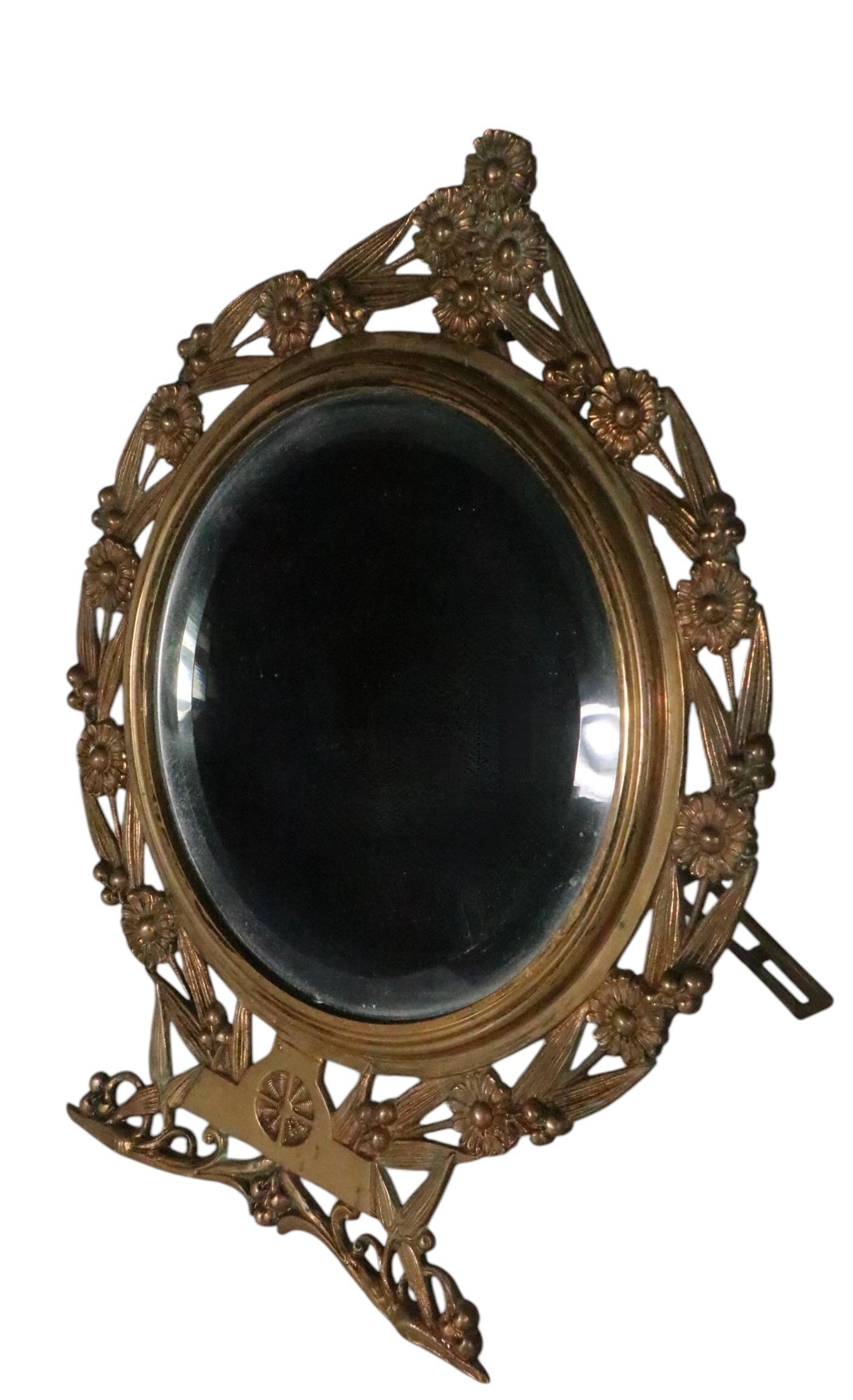 XIXe siècle Chevalet en laiton Form Aesthetic Movement  Miroir de coiffeuse des années 1880 d'après Dresser en vente