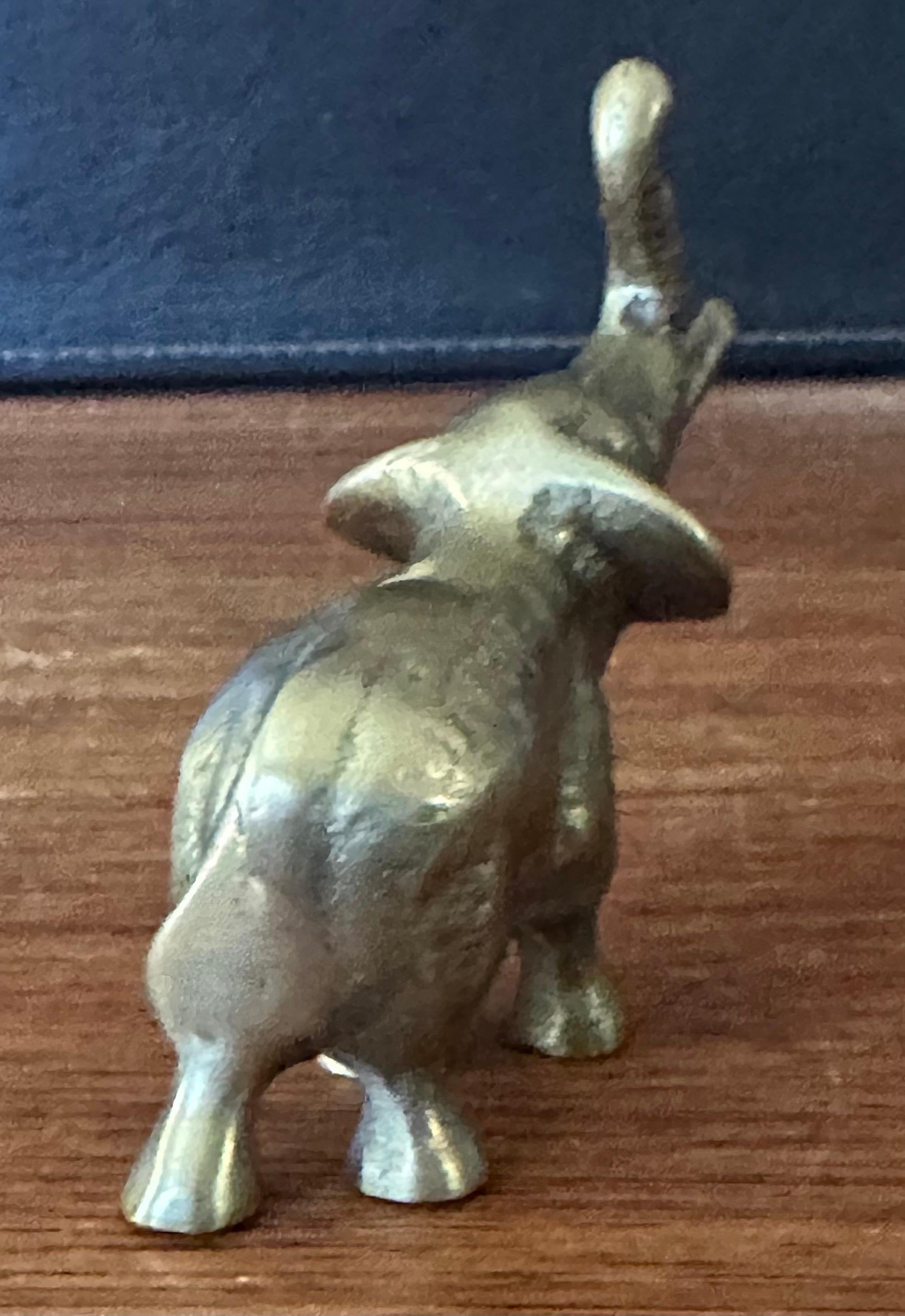 Laiton Presse-papier éléphant en laiton en vente