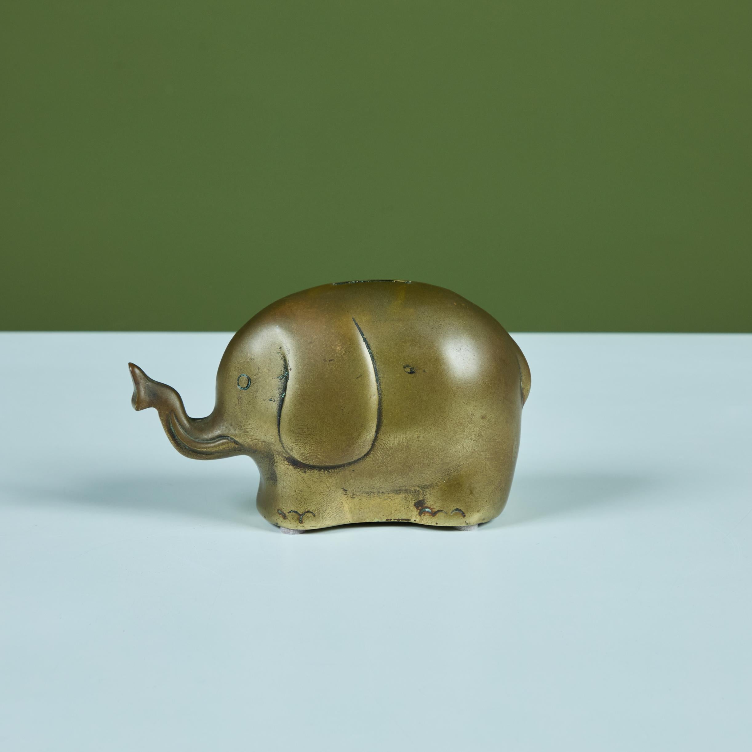 Laiton Tirelire éléphant en laiton en vente
