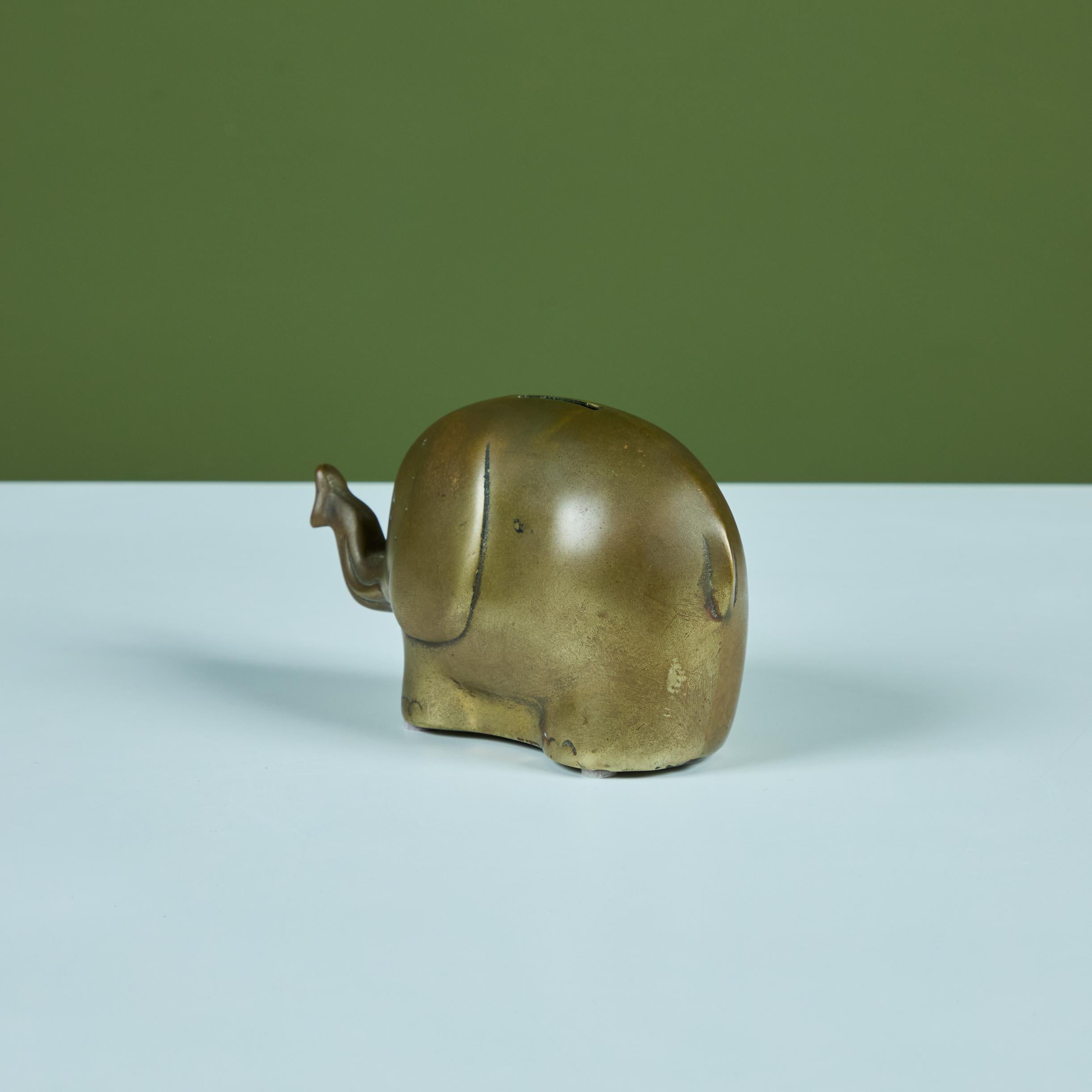 Tirelire éléphant en laiton en vente 1
