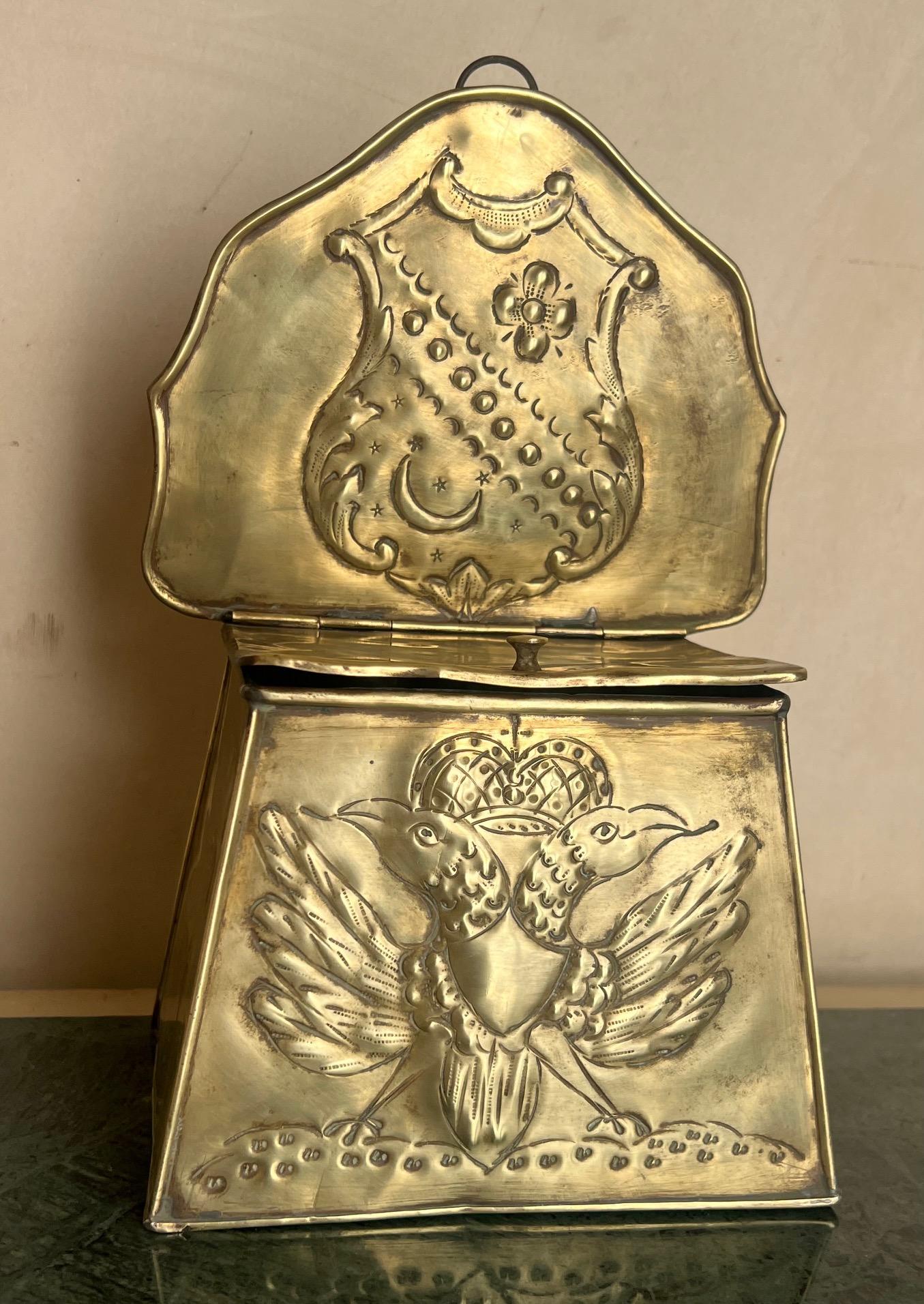Brass Embossed Double Eagle & Shield Lidded Box, 19th Century For Sale 5