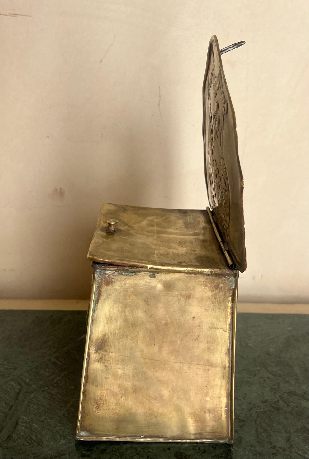 Brass Embossed Double Eagle & Shield Lidded Box, 19th Century For Sale 8