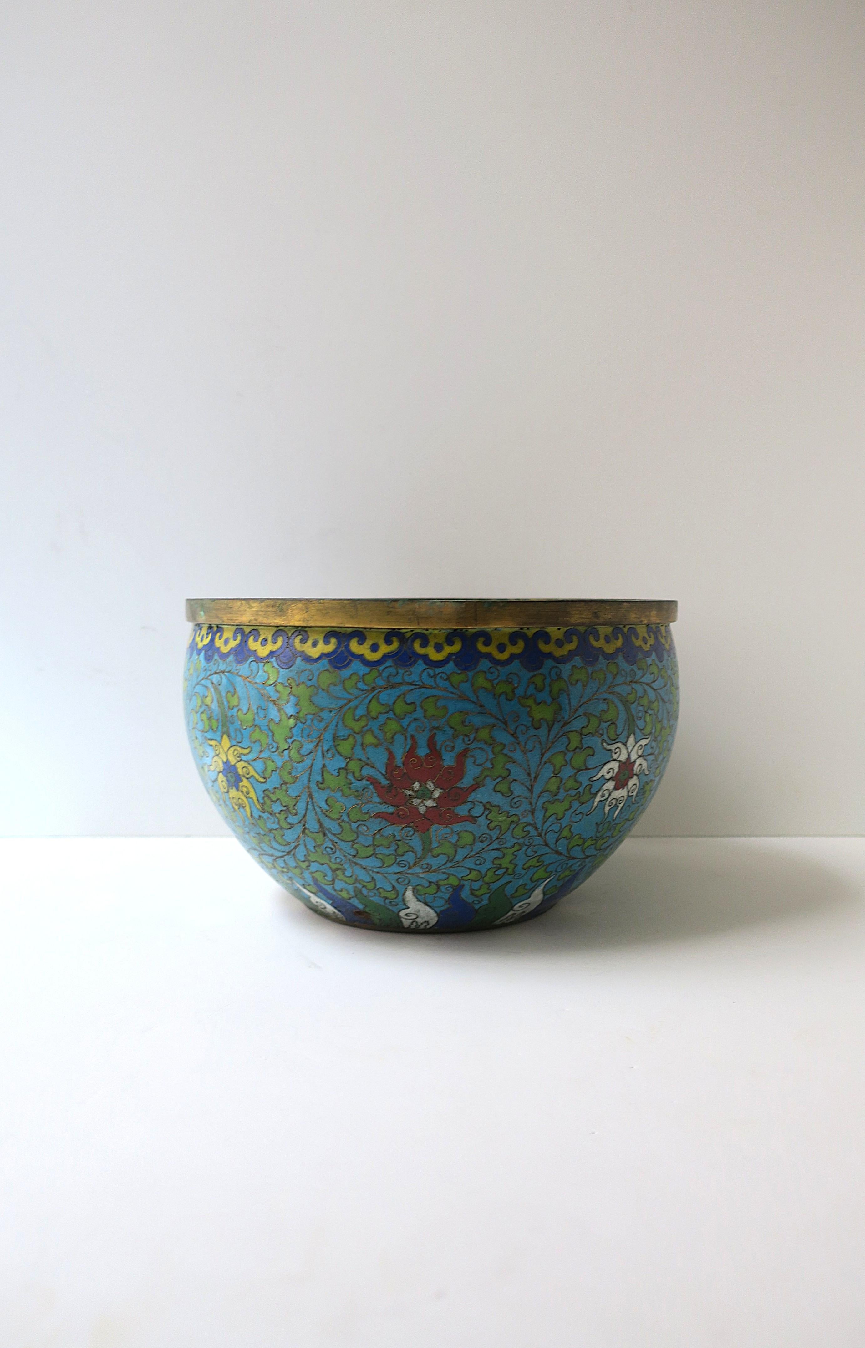 Asiatico Ciotola in ottone smaltato Cloisonné Fioriera Cachepot Jardinière in vendita