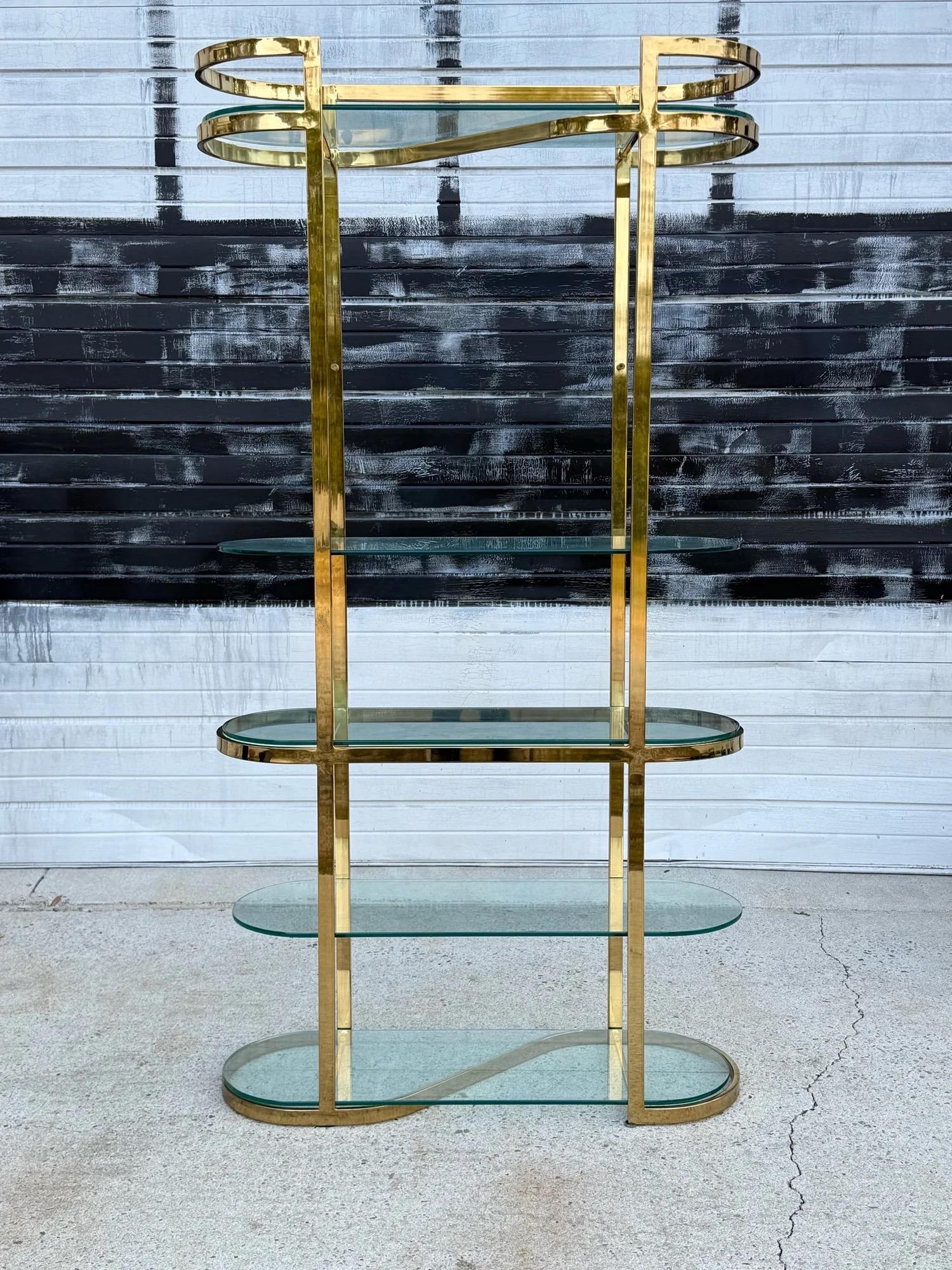 Mid-Century Modern Etagère en laiton dans le style de Milo Baughman en vente