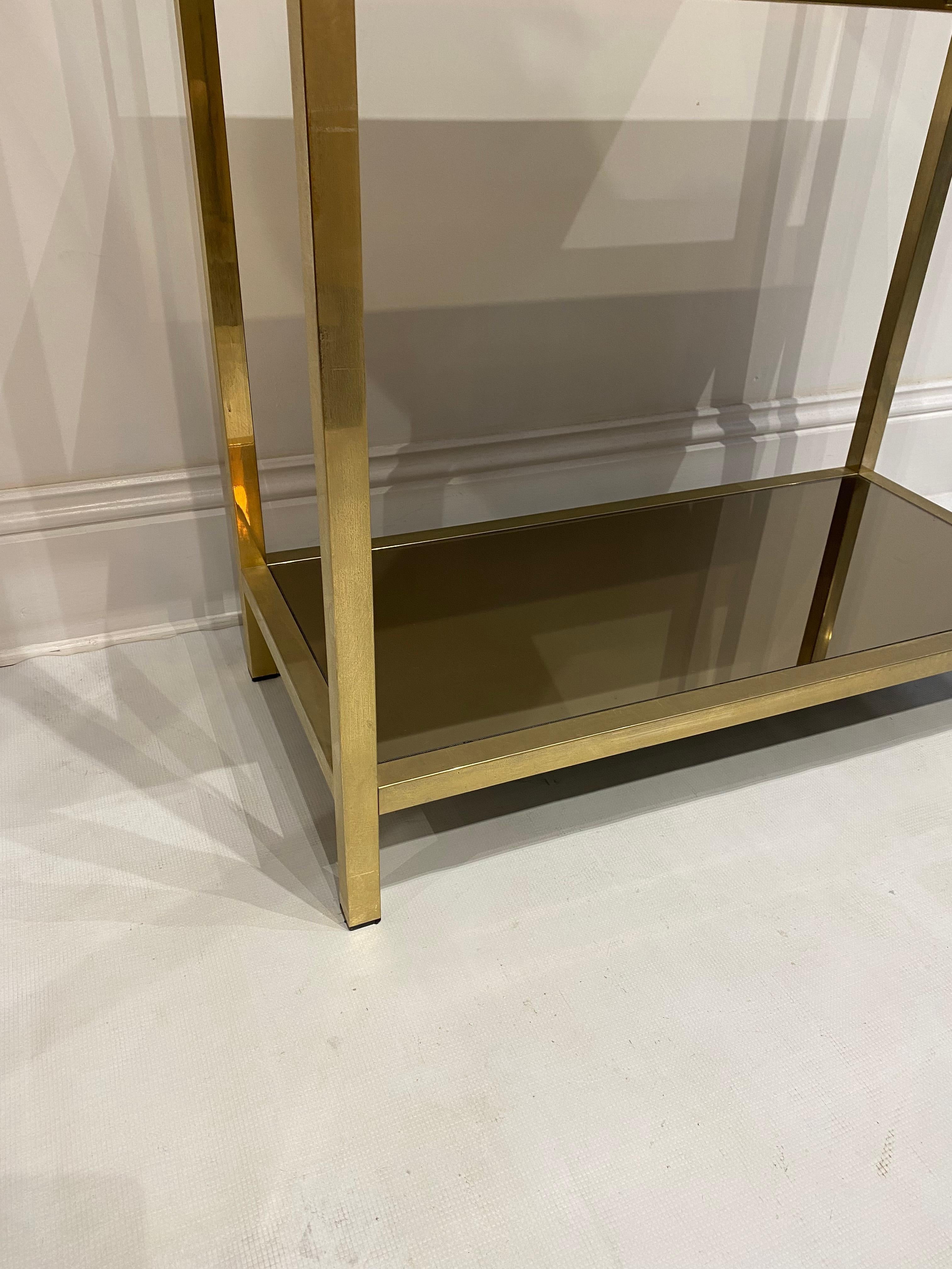 Brass Etagere Smoked Mirrored Glass Shelving 1970s Display Unit In Good Condition For Sale In London, GB
