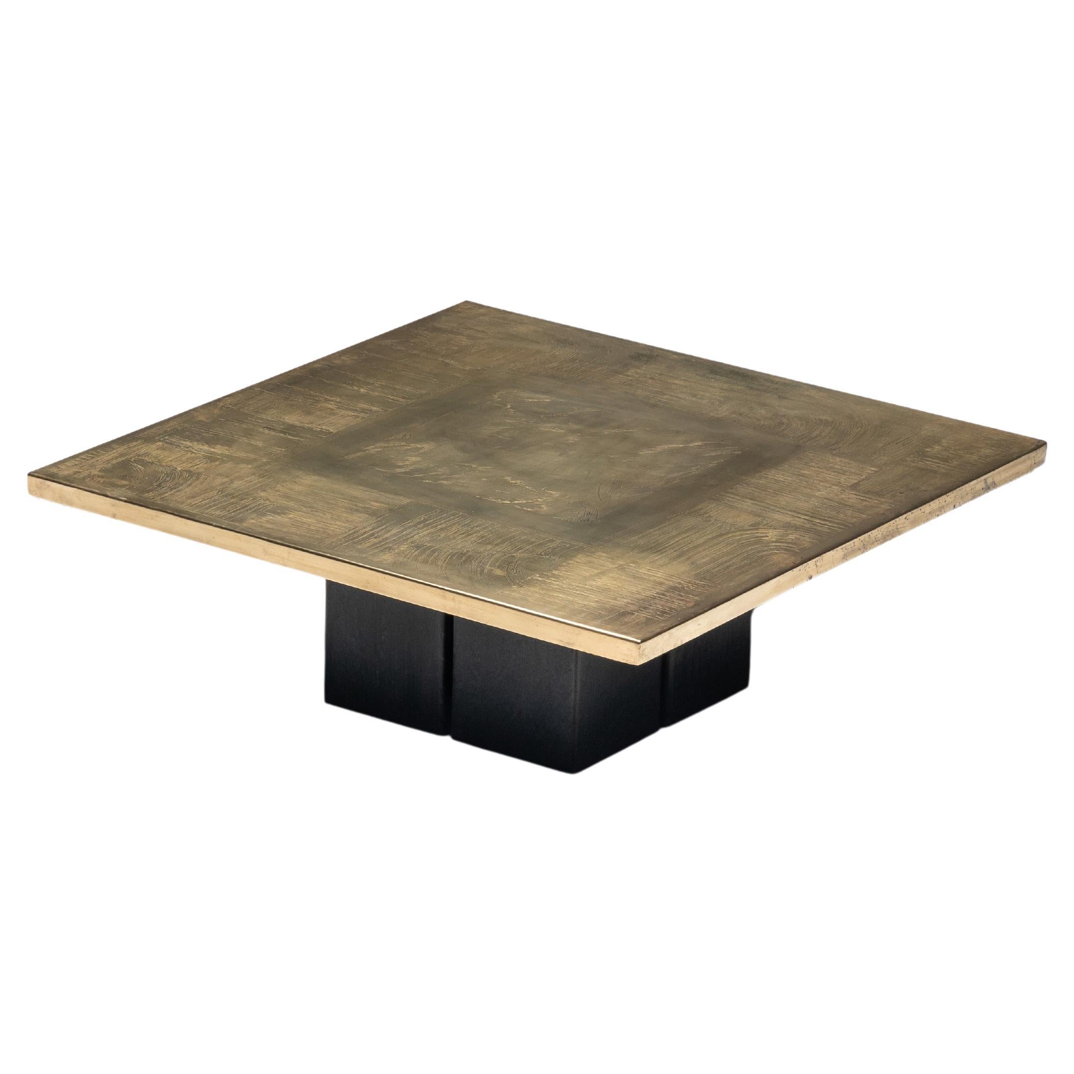 Mesa baja de latón grabado de Christian Heckscher, Bélgica, años 70