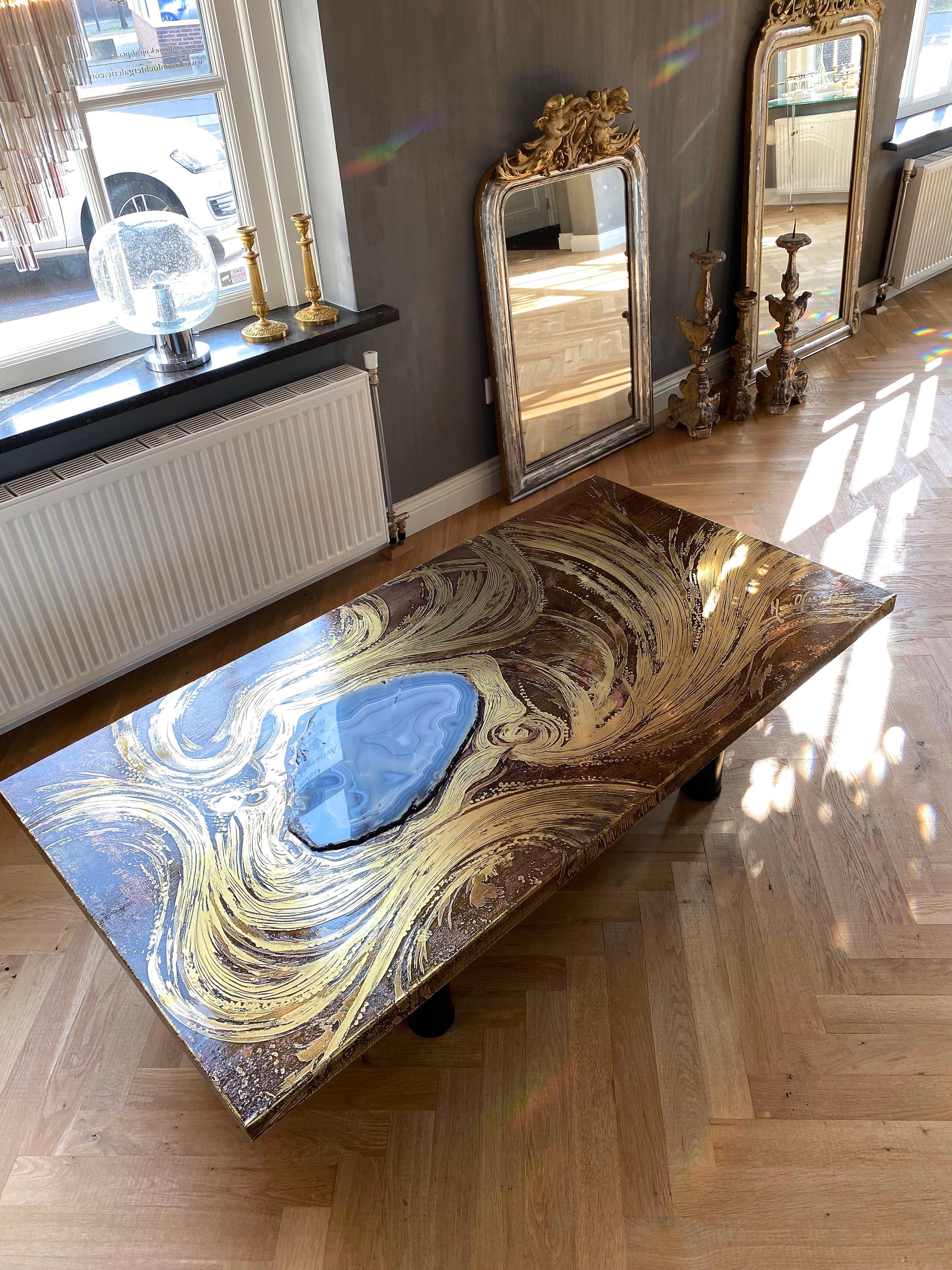 Laiton Table basse gravée en laiton par Marc D'Haenens avec incrustation d'agate en vente