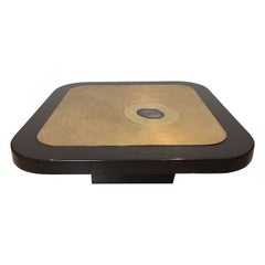 Table basse en laiton gravé avec pierre d'agate bleue