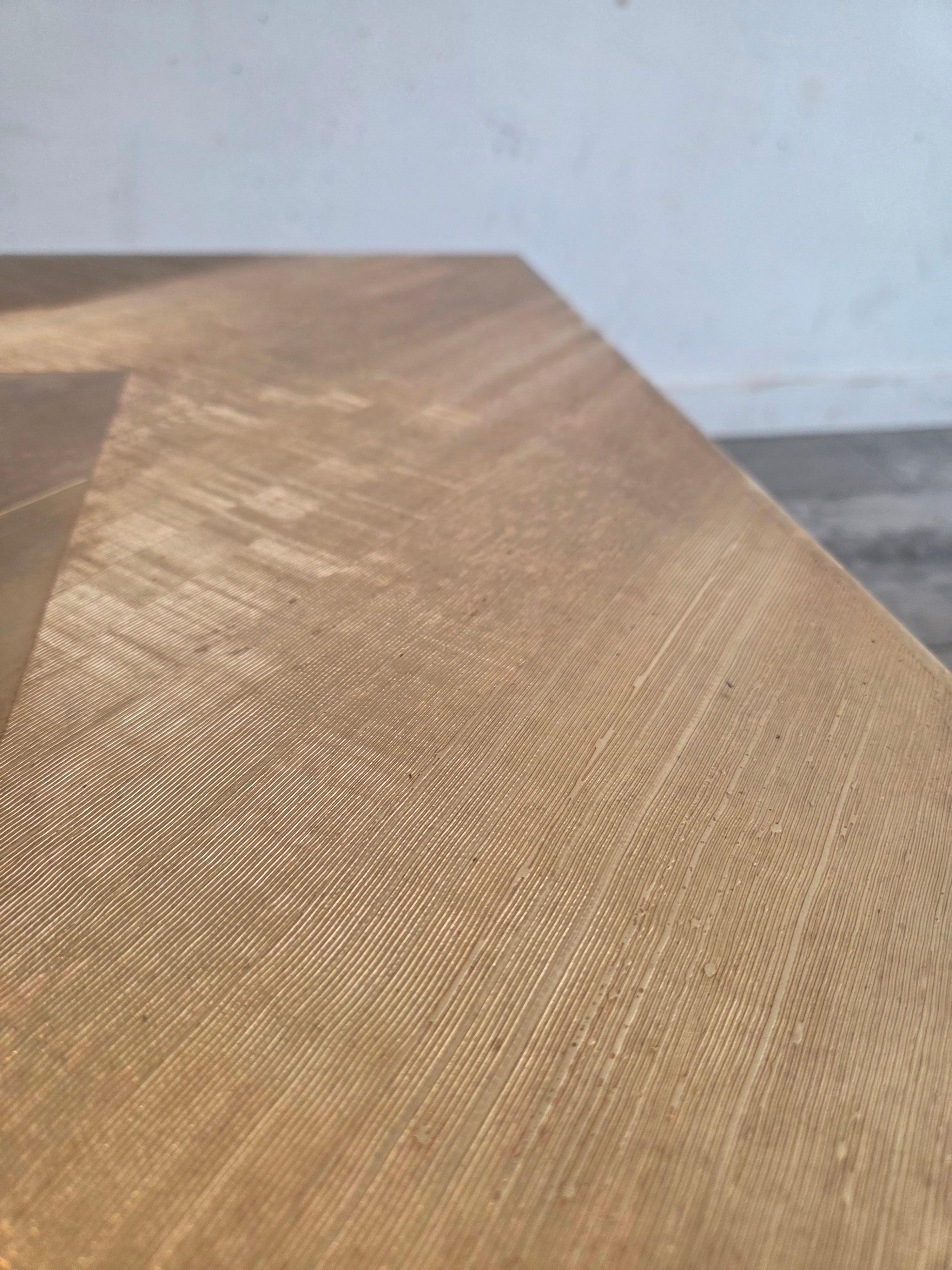 Fine XX secolo Brass Etched Coffeetable by 