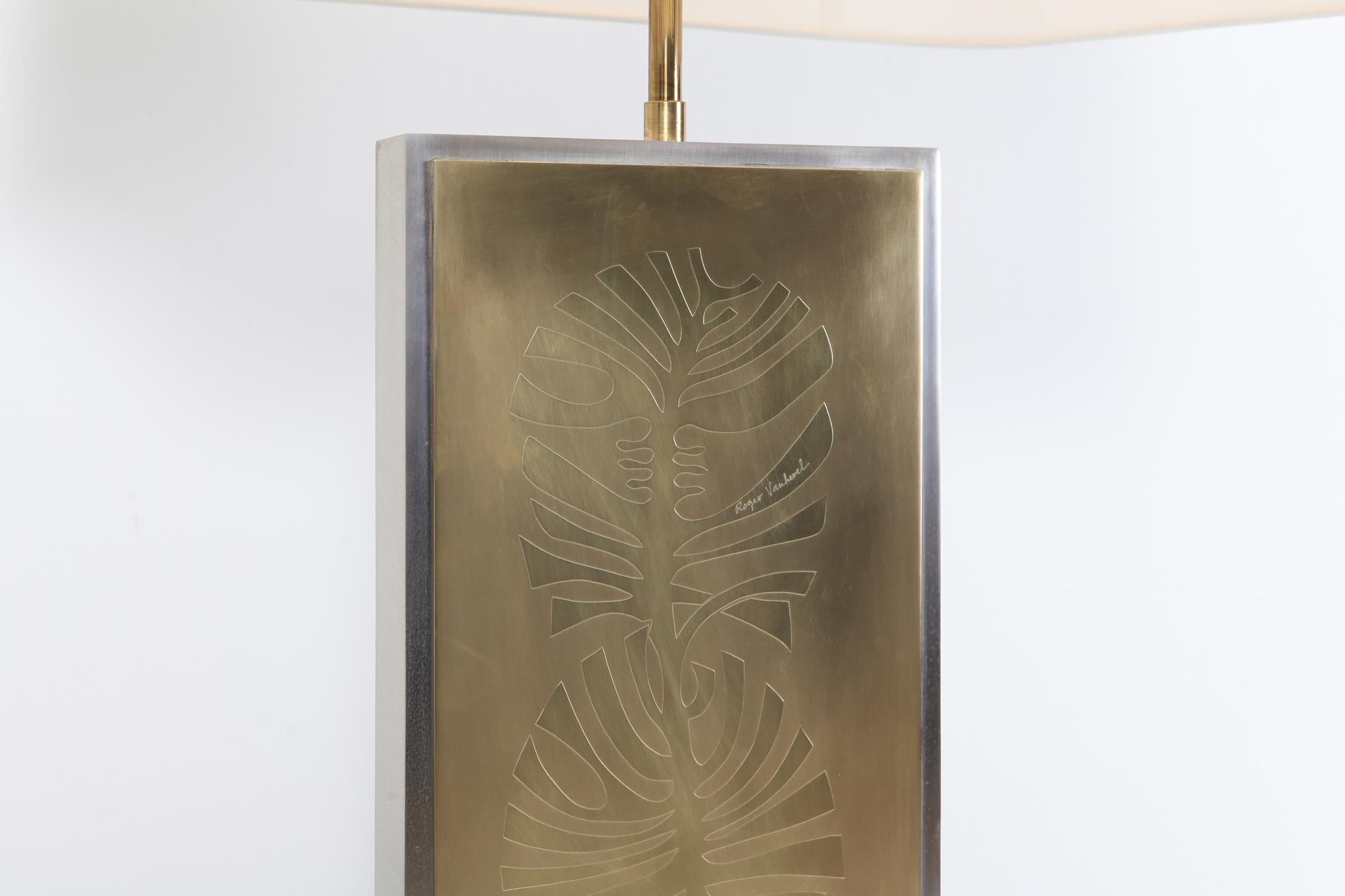Late 20th Century Roger Vanhevel Brass Etched Impressive Table Lamp, Post-modern, 1970s For Sale