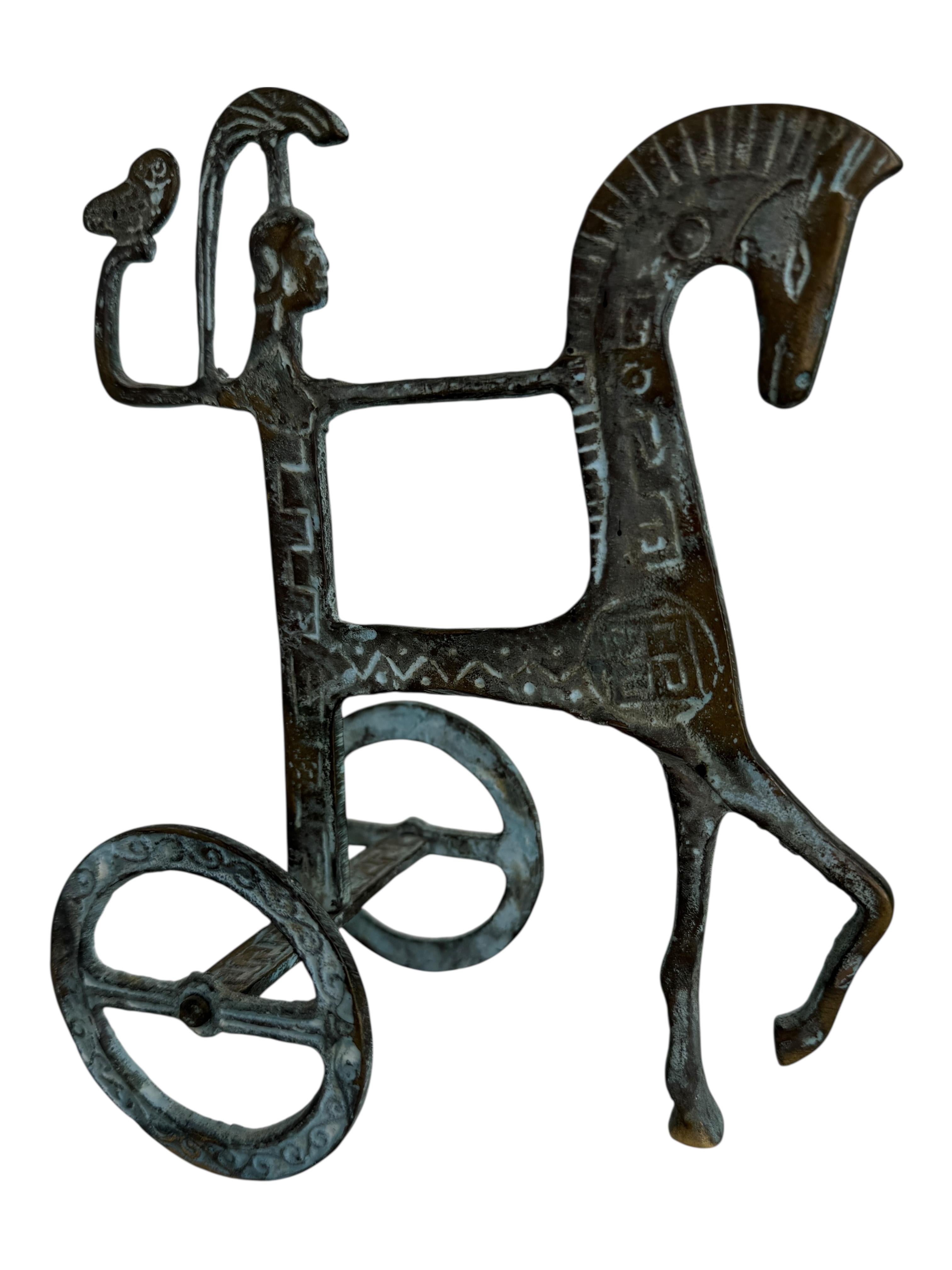 Mid-Century moderno Scultura etrusca in ottone con cavallo e carro, Grecia, Italia, vintage anni '70 in vendita