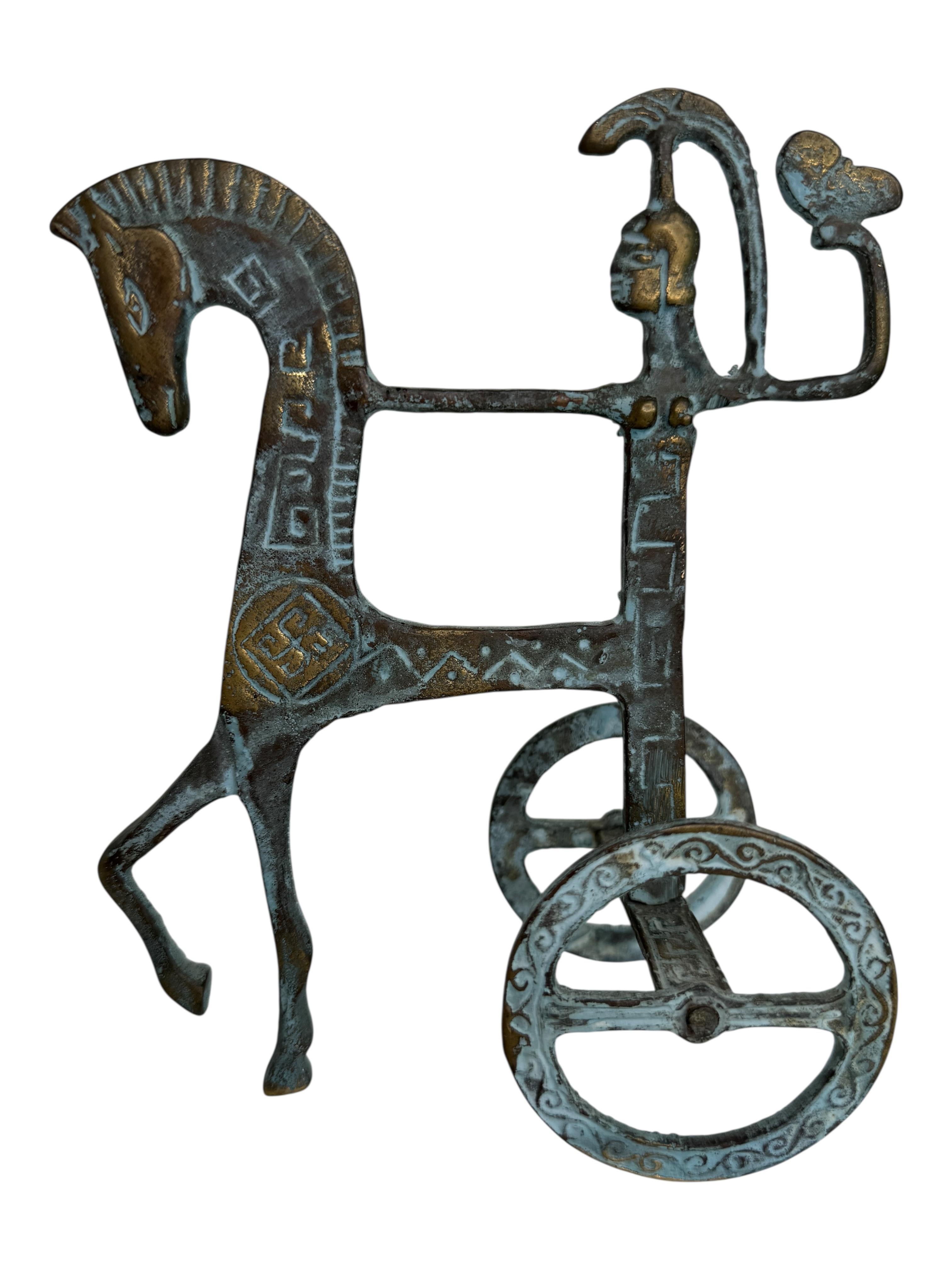 Patinato Scultura etrusca in ottone con cavallo e carro, Grecia, Italia, vintage anni '70 in vendita