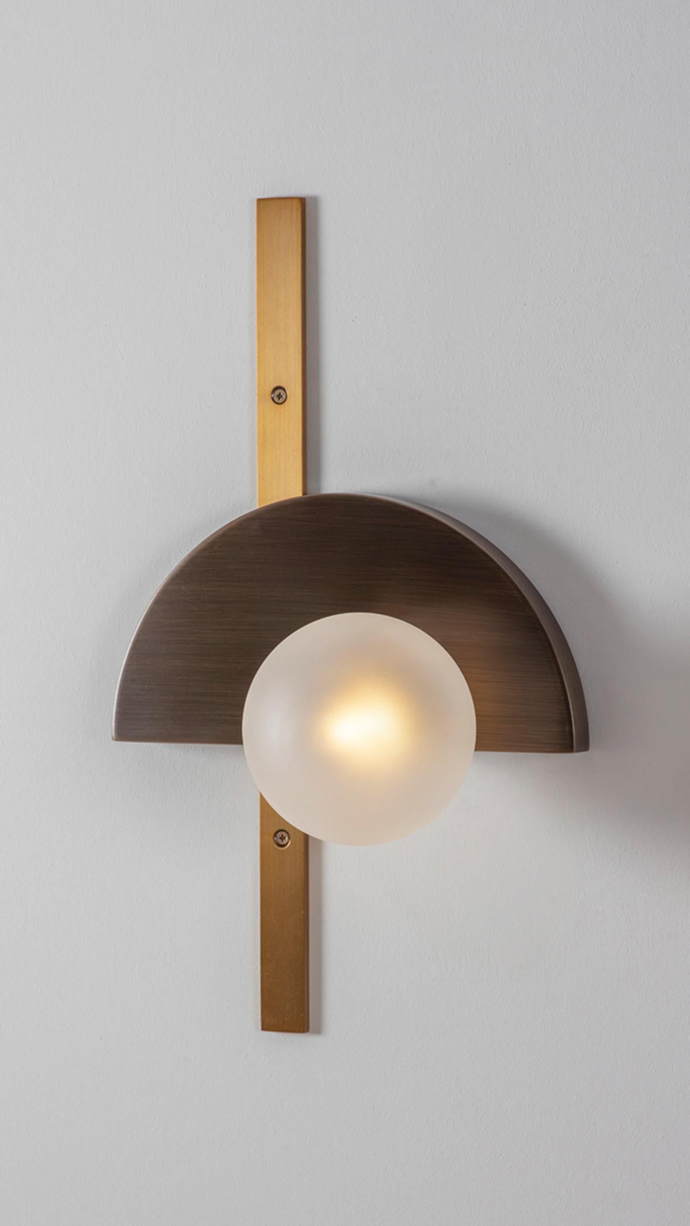 Brass Exhibition Wall Light by Square in Circle In New Condition For Sale In Geneve, CH