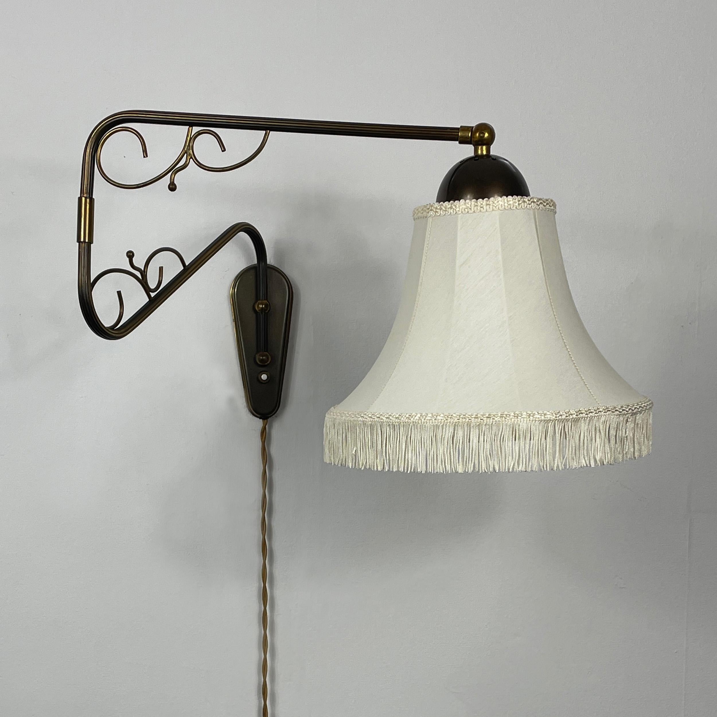 Applique articulée en laiton et tissu, Suède, années 1940 Bon état - En vente à NUEMBRECHT, NRW