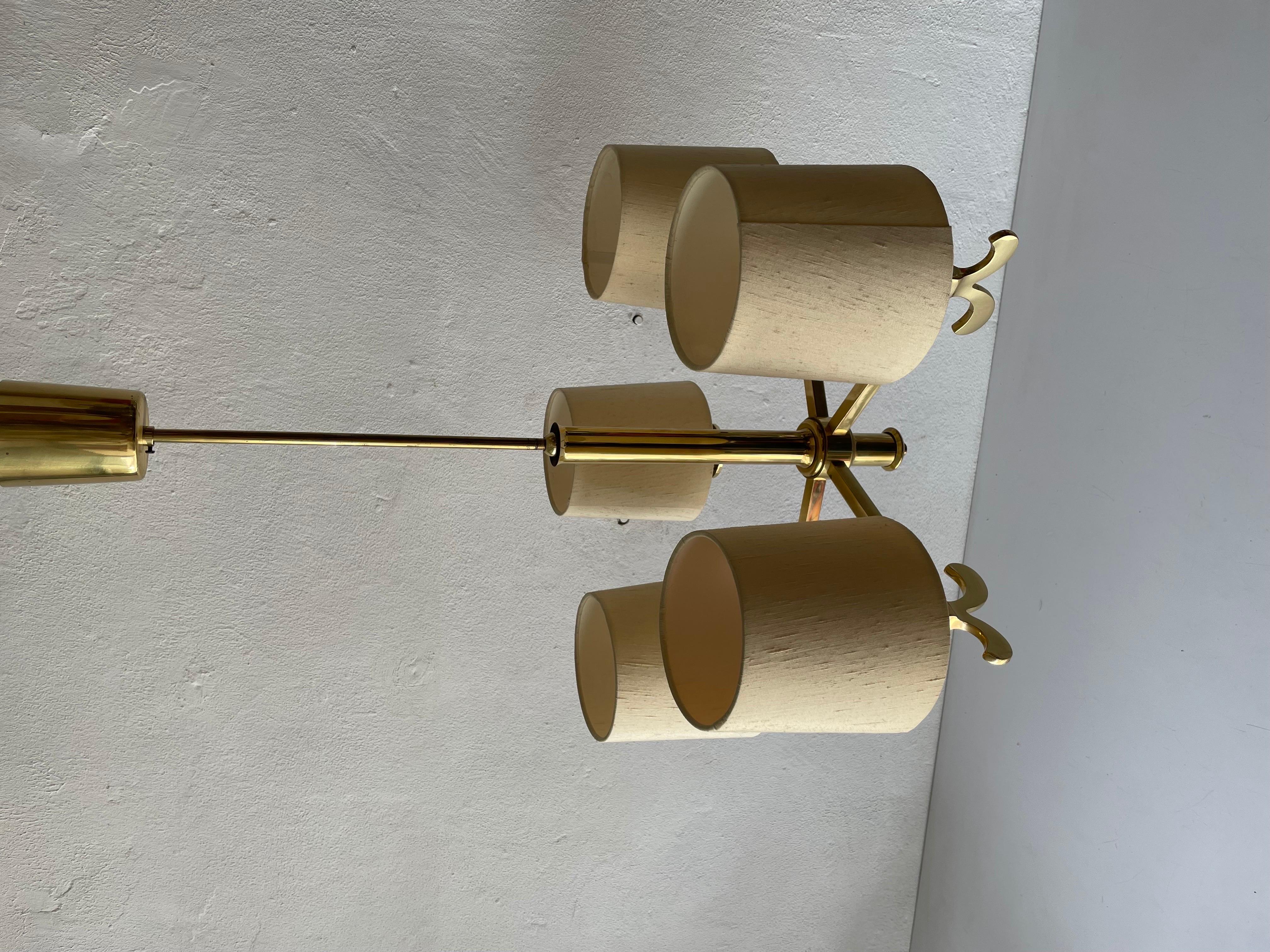 Luxury Design Brass & Fabric Shade 5-arm chandelier by Hans Möller, 1960s, Germany

It is very ideal and suitable for all living areas.

Lamp is in good condition. No damage, no crack.
Wear consistent with age and use.

This lamp works with