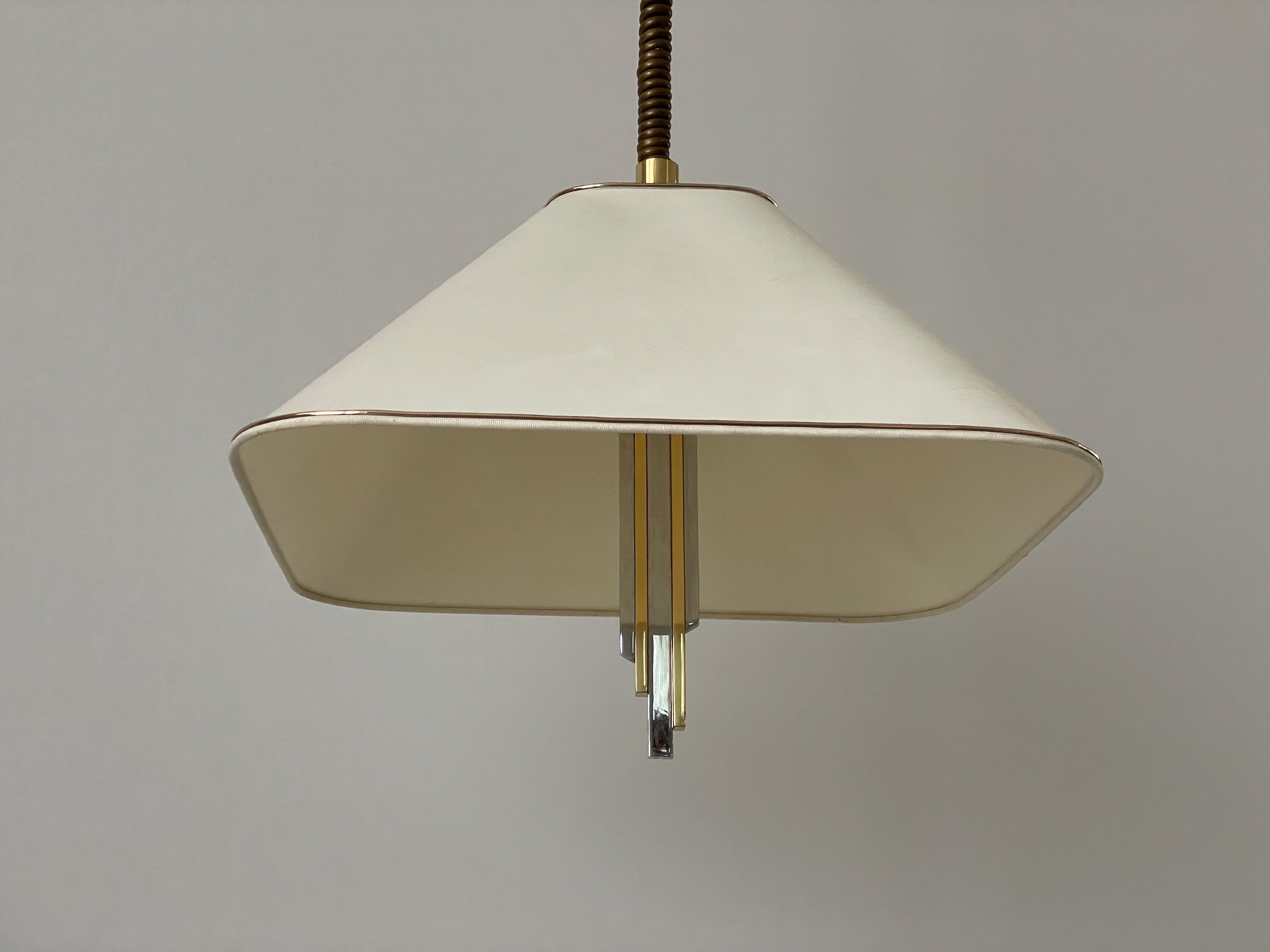 Mid-Century moderno Lampada a sospensione con paralume in ottone e tessuto di Schulz-Adam Leuchten, anni '80, Germania in vendita