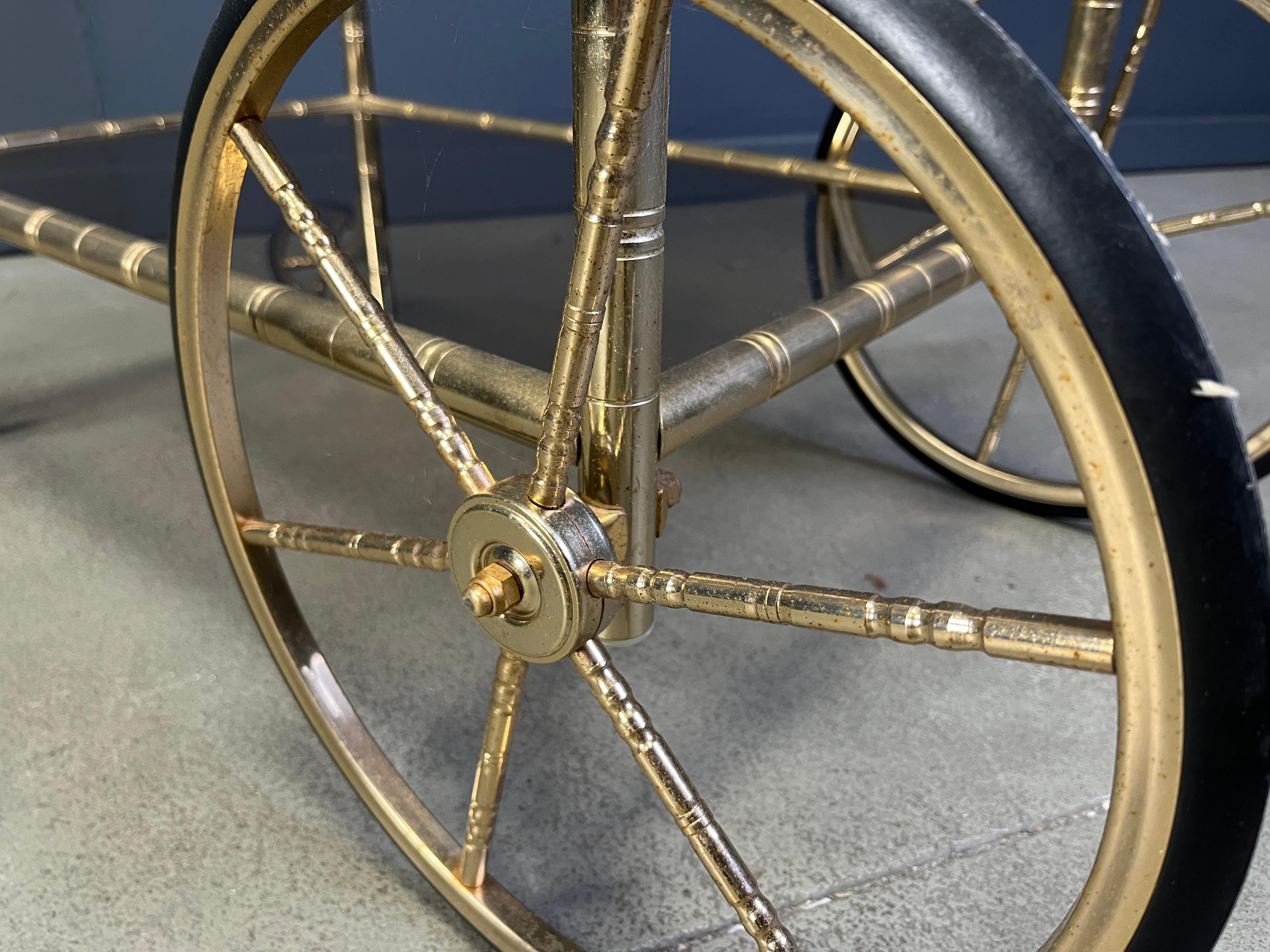 Italiano Carrello da bar in ottone e finto bambù, Orsenigo Italia, anni '70 in vendita