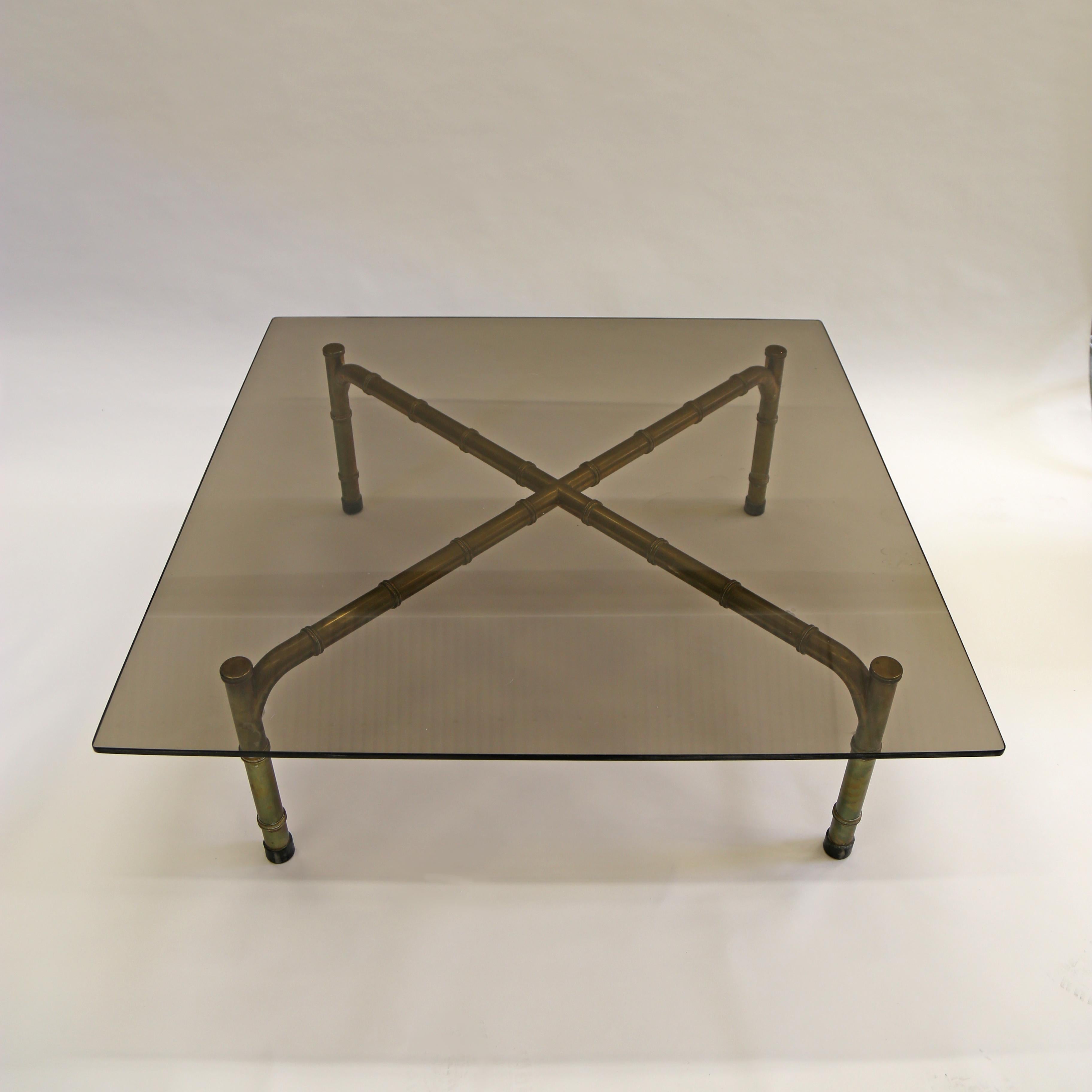 Table basse française en laiton et faux bambou 1960 Bon état - En vente à London, GB