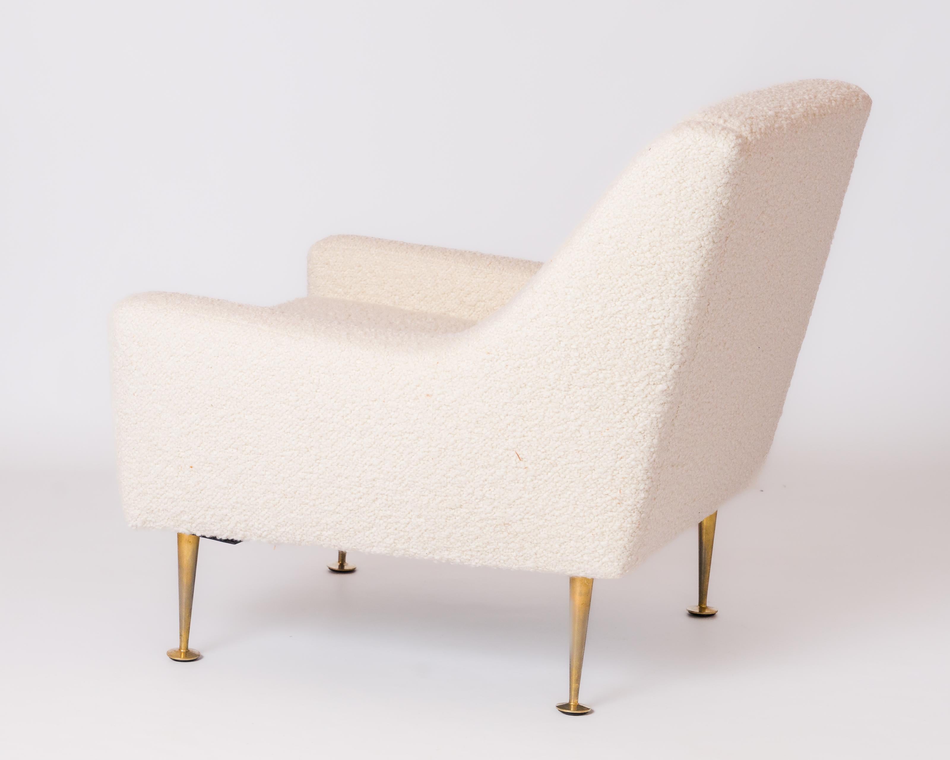 Late 20th Century Brass Feet and Off White Bouclé Sleek Armchair by Airborne - France 1970's For Sale