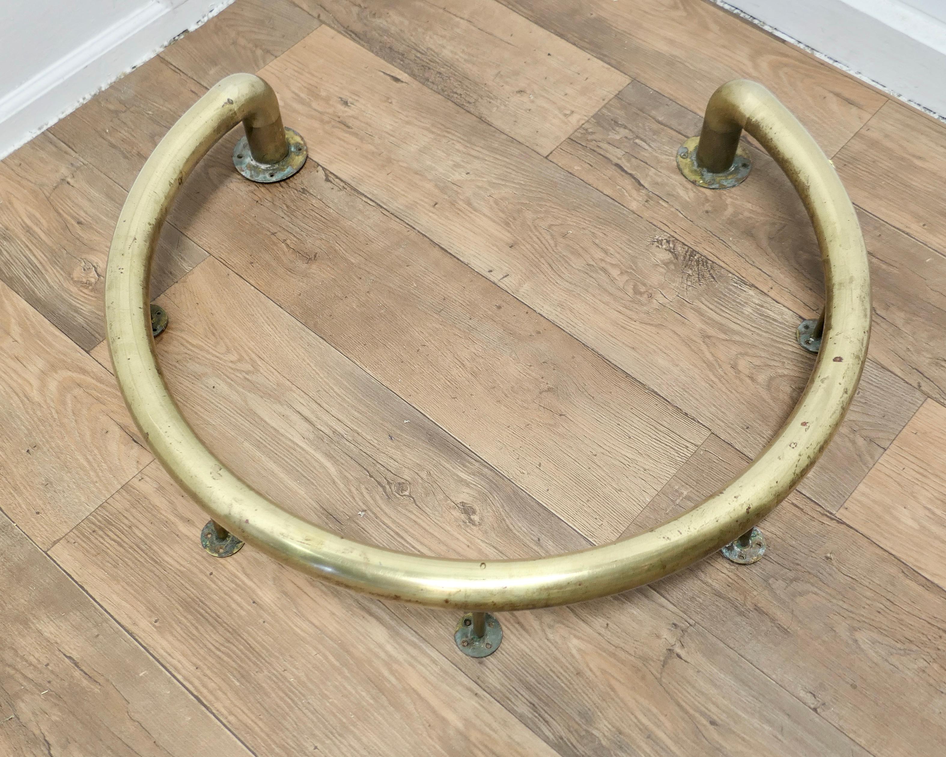 Brass Fender for a Round Free Standing Cast Iron Stove    In Good Condition For Sale In Chillerton, Isle of Wight