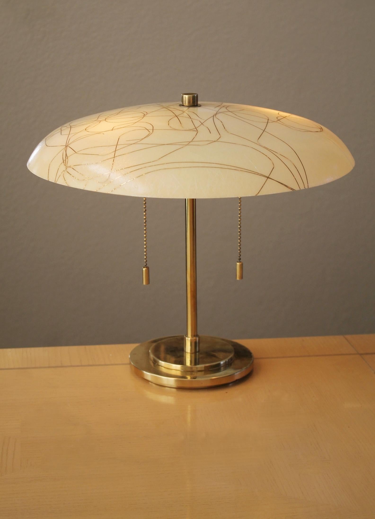 Messing & Fiberglas Schreibtischlampe nach Paavo Tynell Taito 50s Mid Century Wunderschön! im Angebot 3