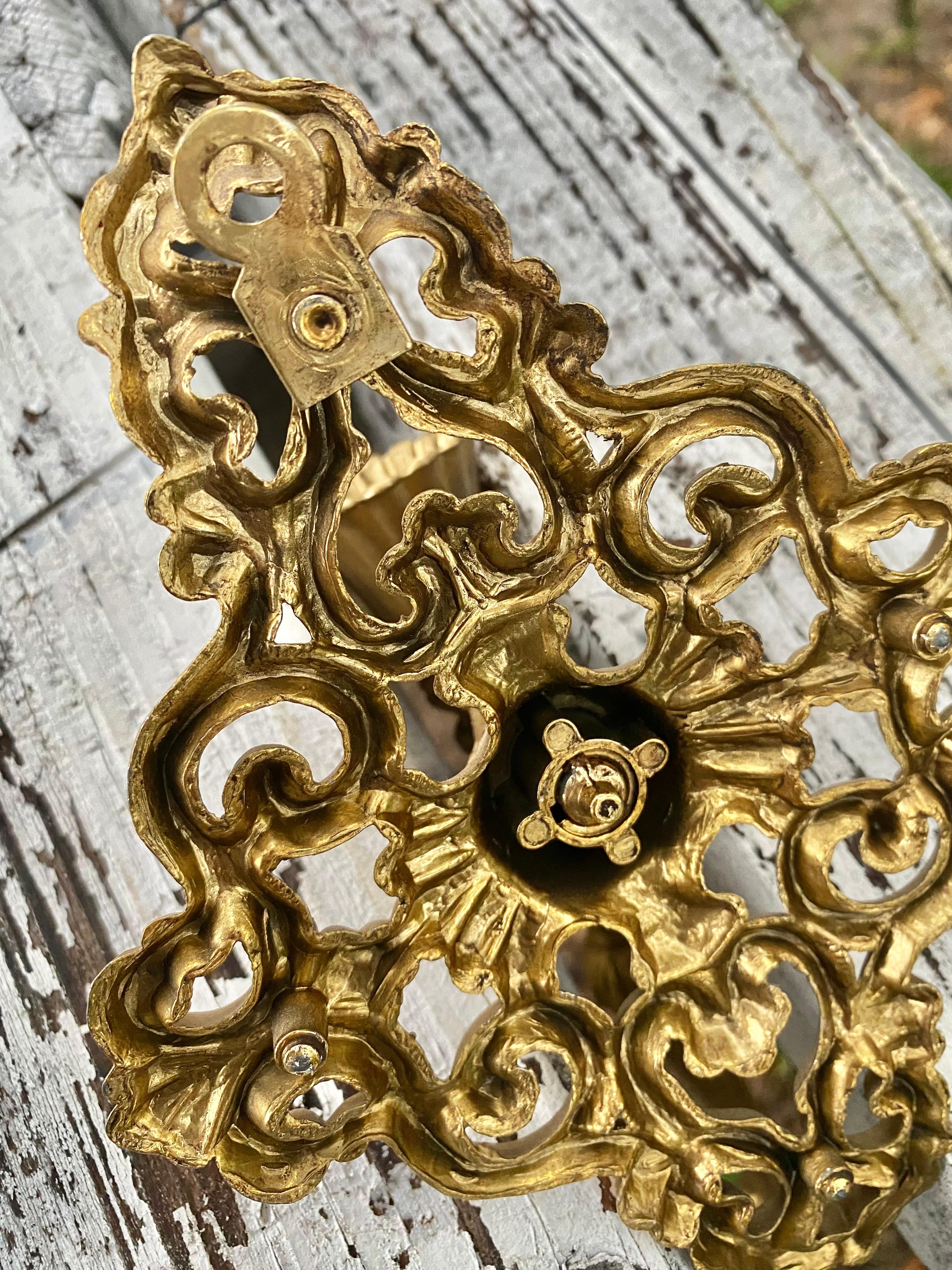 Ottone Candelabri da parete in filigrana d'ottone - una coppia in vendita