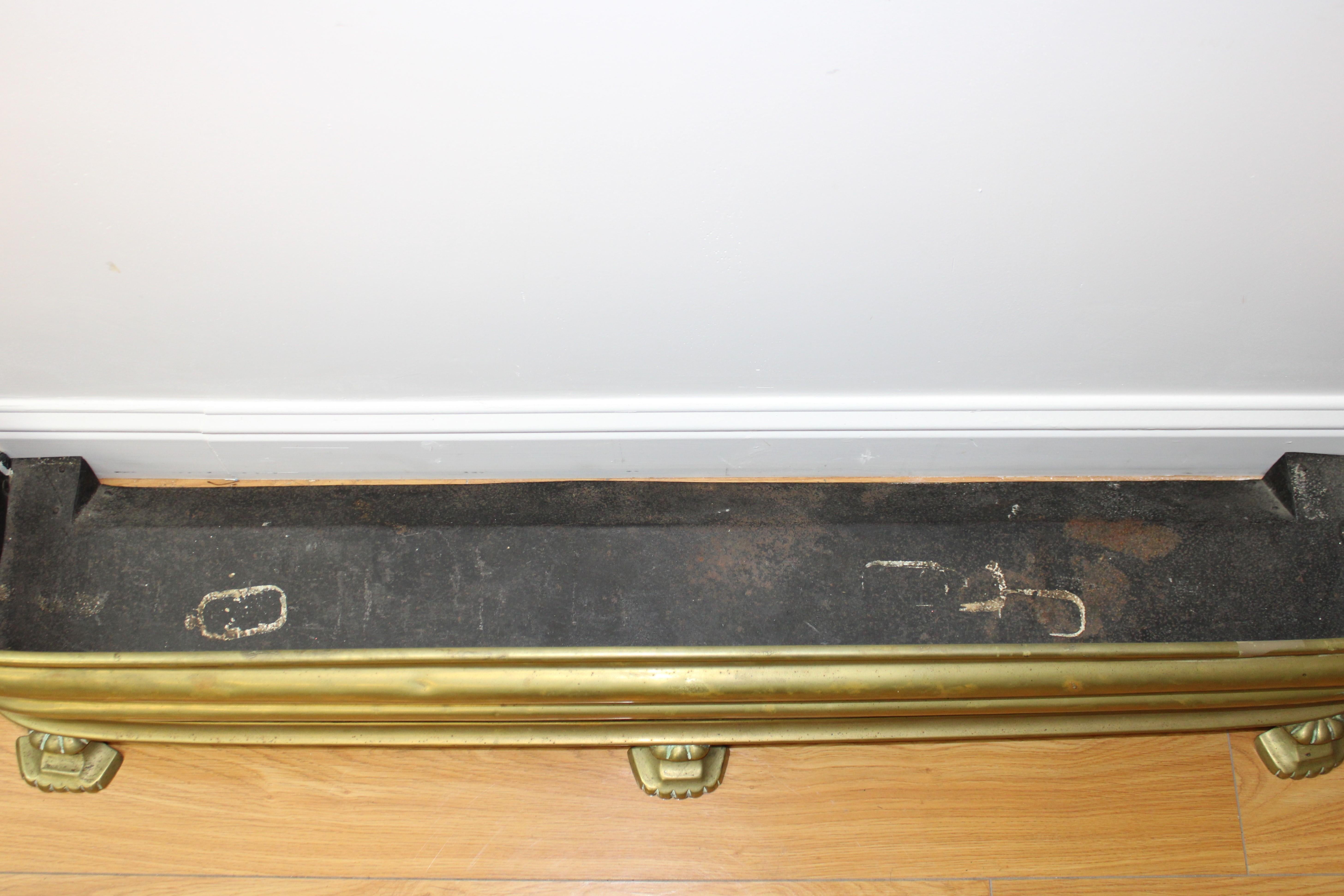 Brass Fireplace Fender w/ Paw Feet In Good Condition In San Francisco, CA