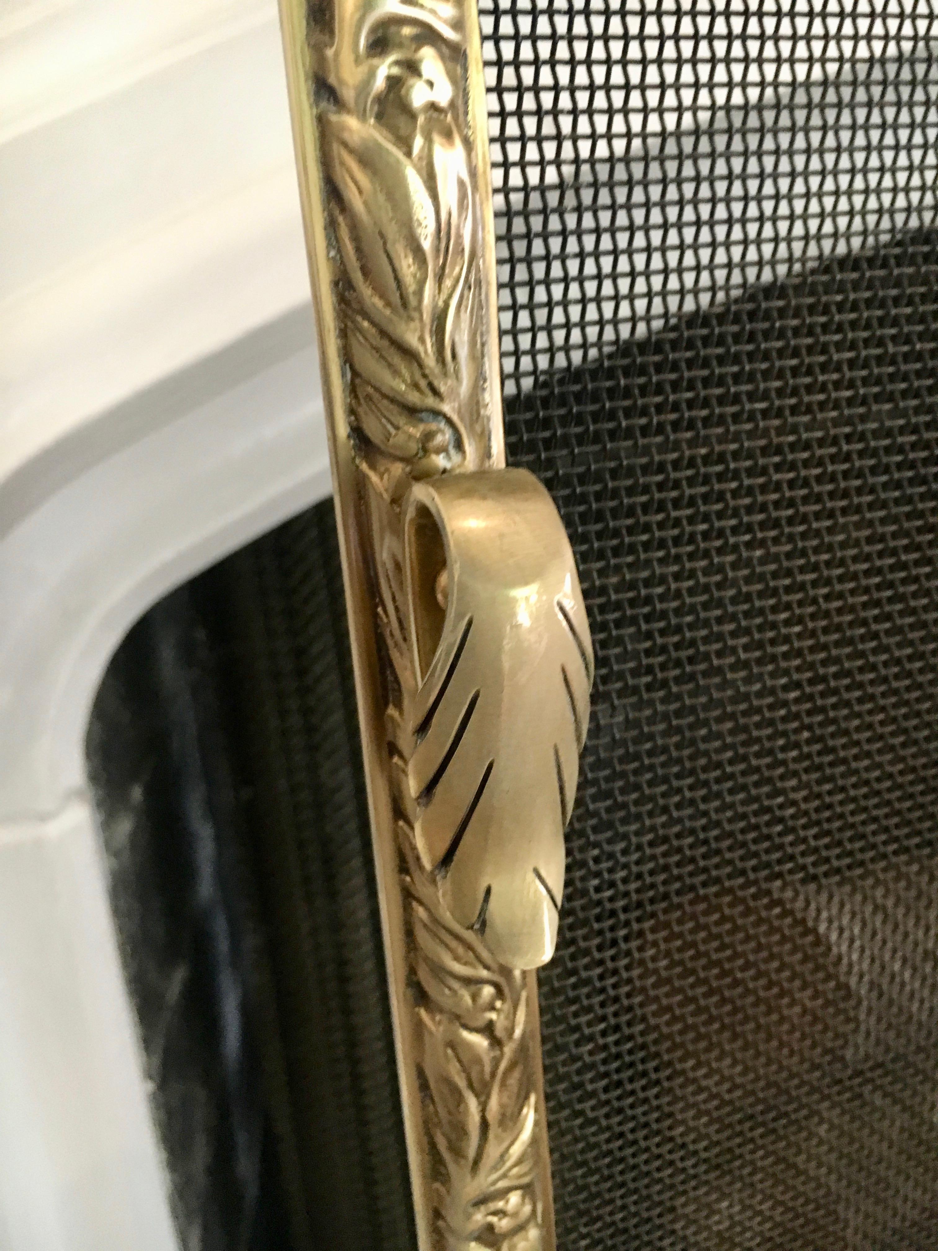 20th Century Brass Fireplace Screen with Leaf Detais