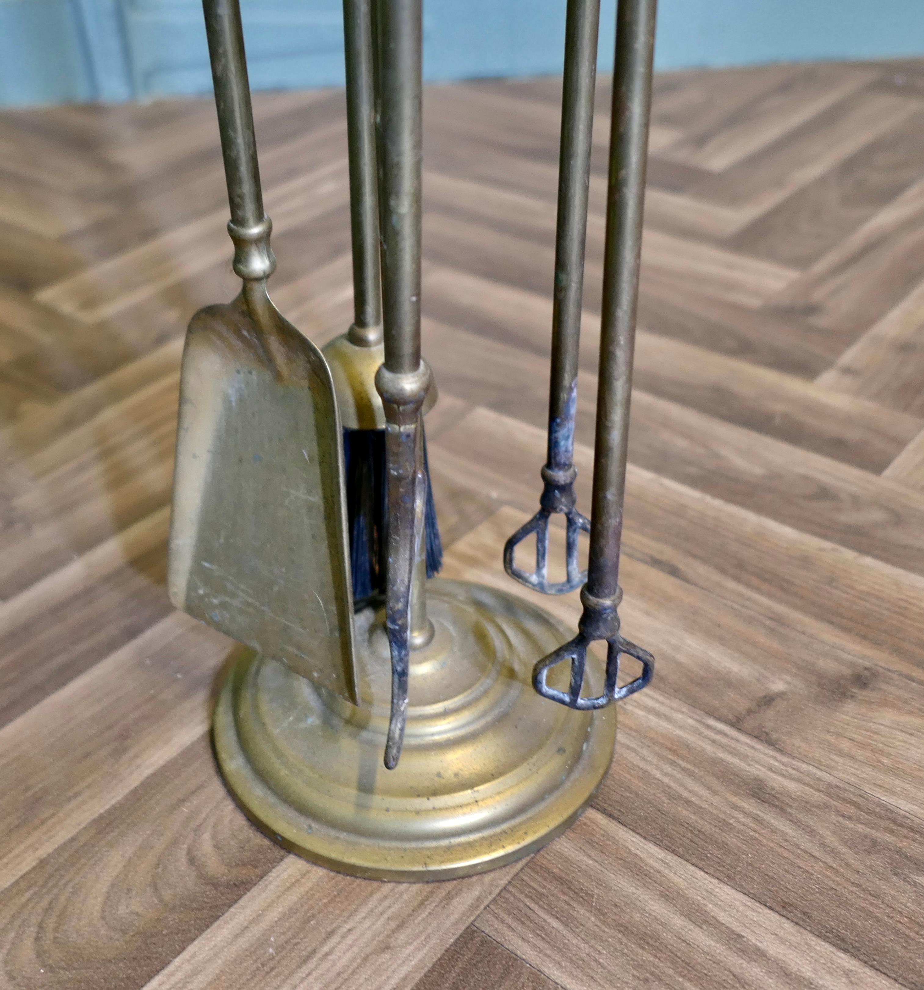 Brass Fireside Companion Set, Fireside Tools with Ducks In Good Condition For Sale In Godshill, Isle of Wight