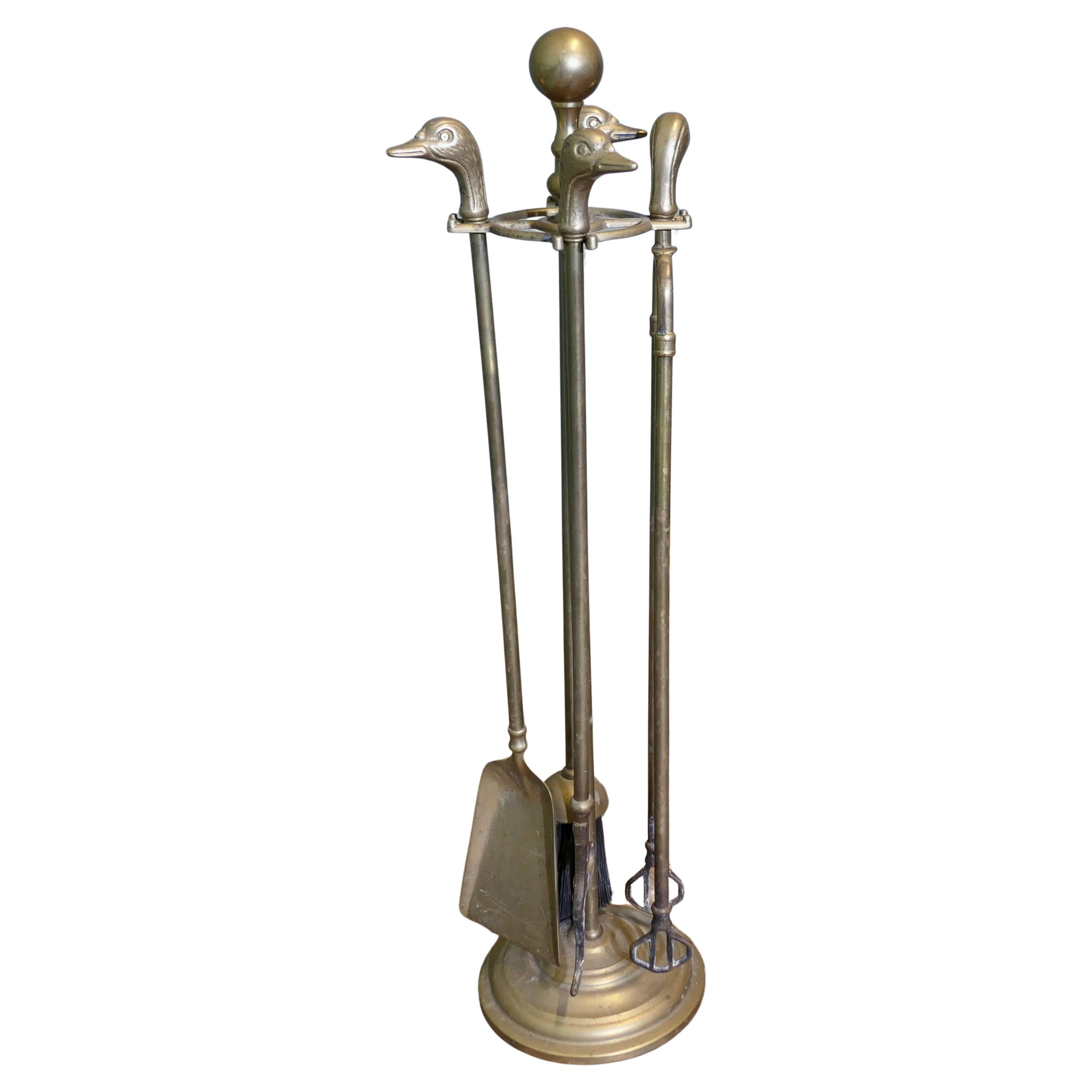 Set de latón para la chimenea, Herramientas para la chimenea con patos