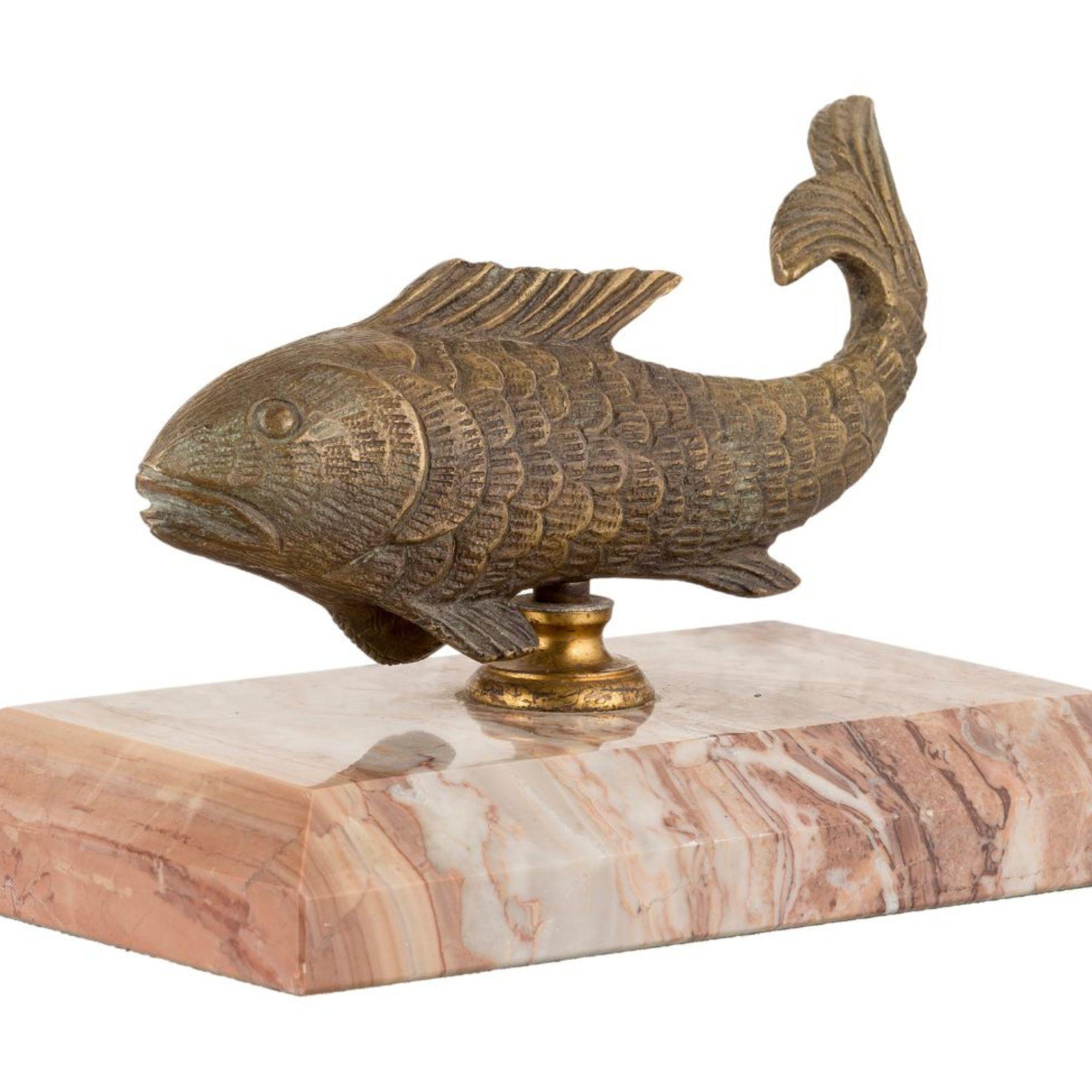 Contemporary Ariel brass fish with beige marble base For Sale