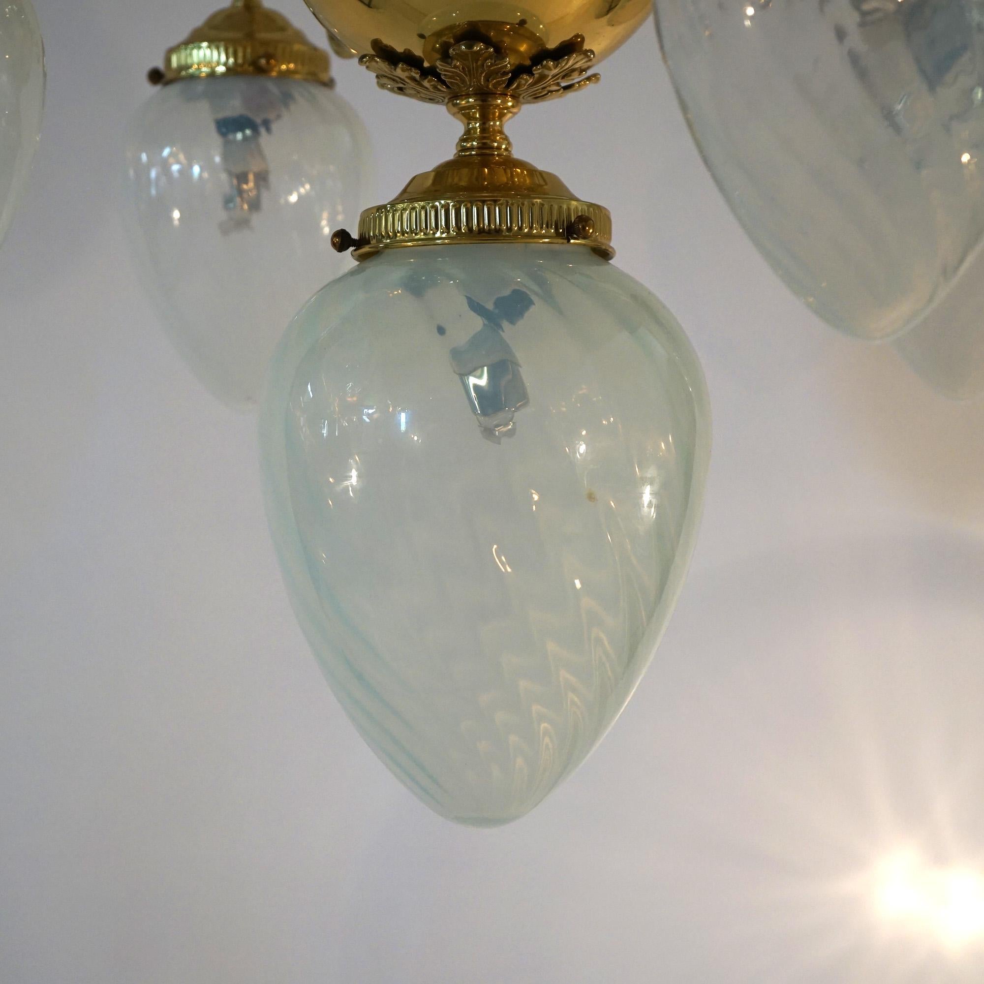 Fünf-Licht-Hängelampe aus Messing mit tropfenförmigen Glasschirmen aus Messing, 20. Jahrhundert im Angebot 11