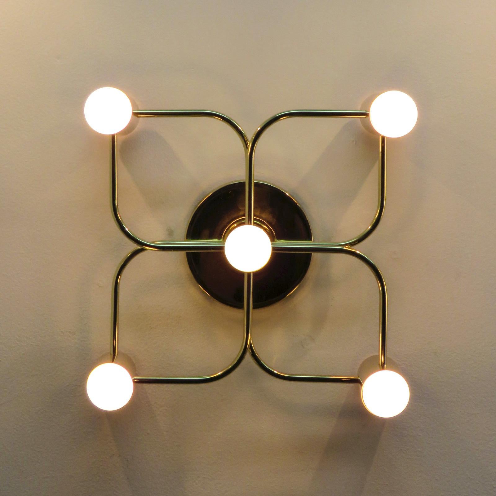 Laiton Lampes murales à cinq lumières par Leola, 1970 en vente