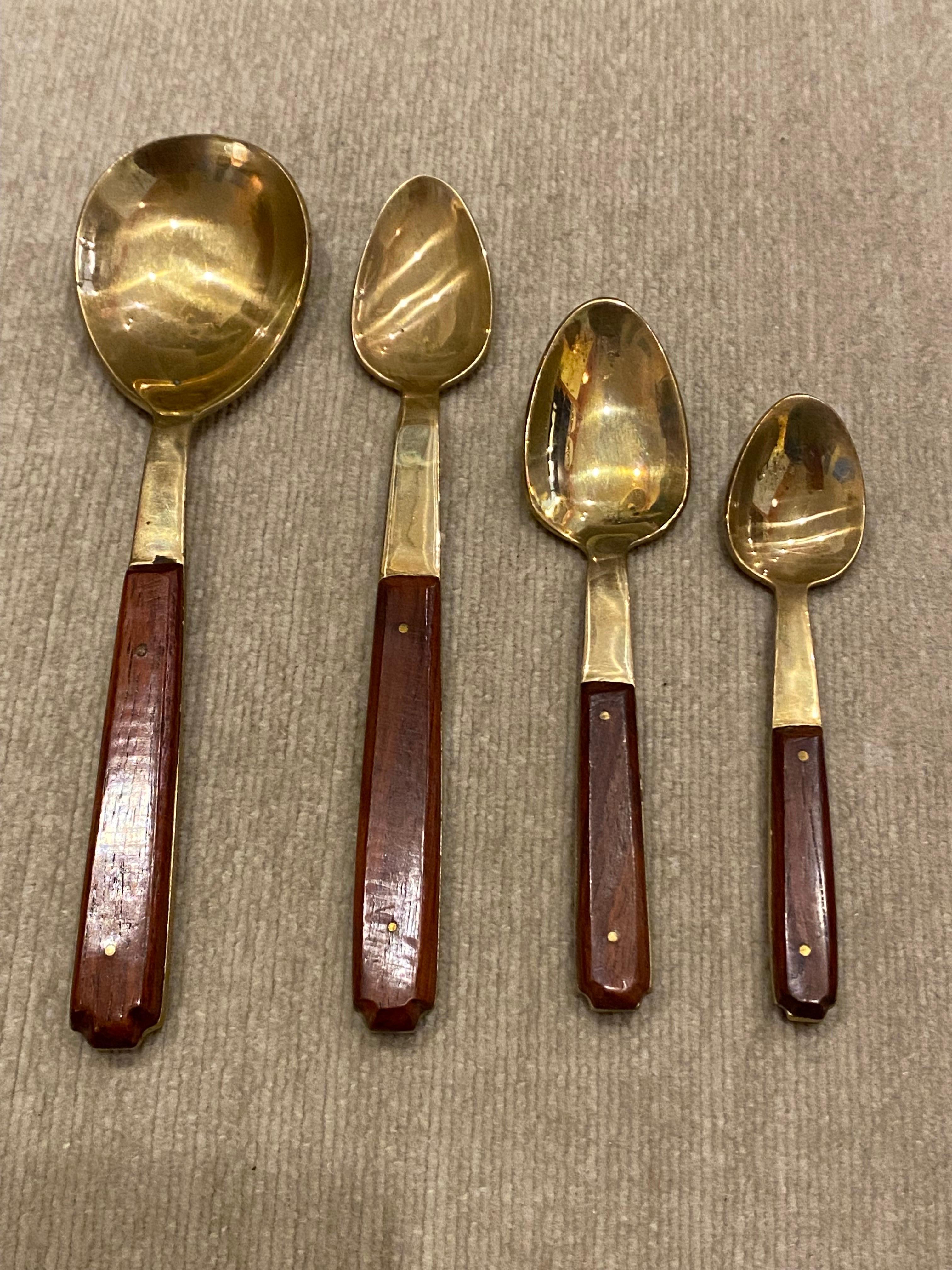 Brass Flatware Set, Service for 12 / 142 pieces In Good Condition For Sale In Philadelphia, PA