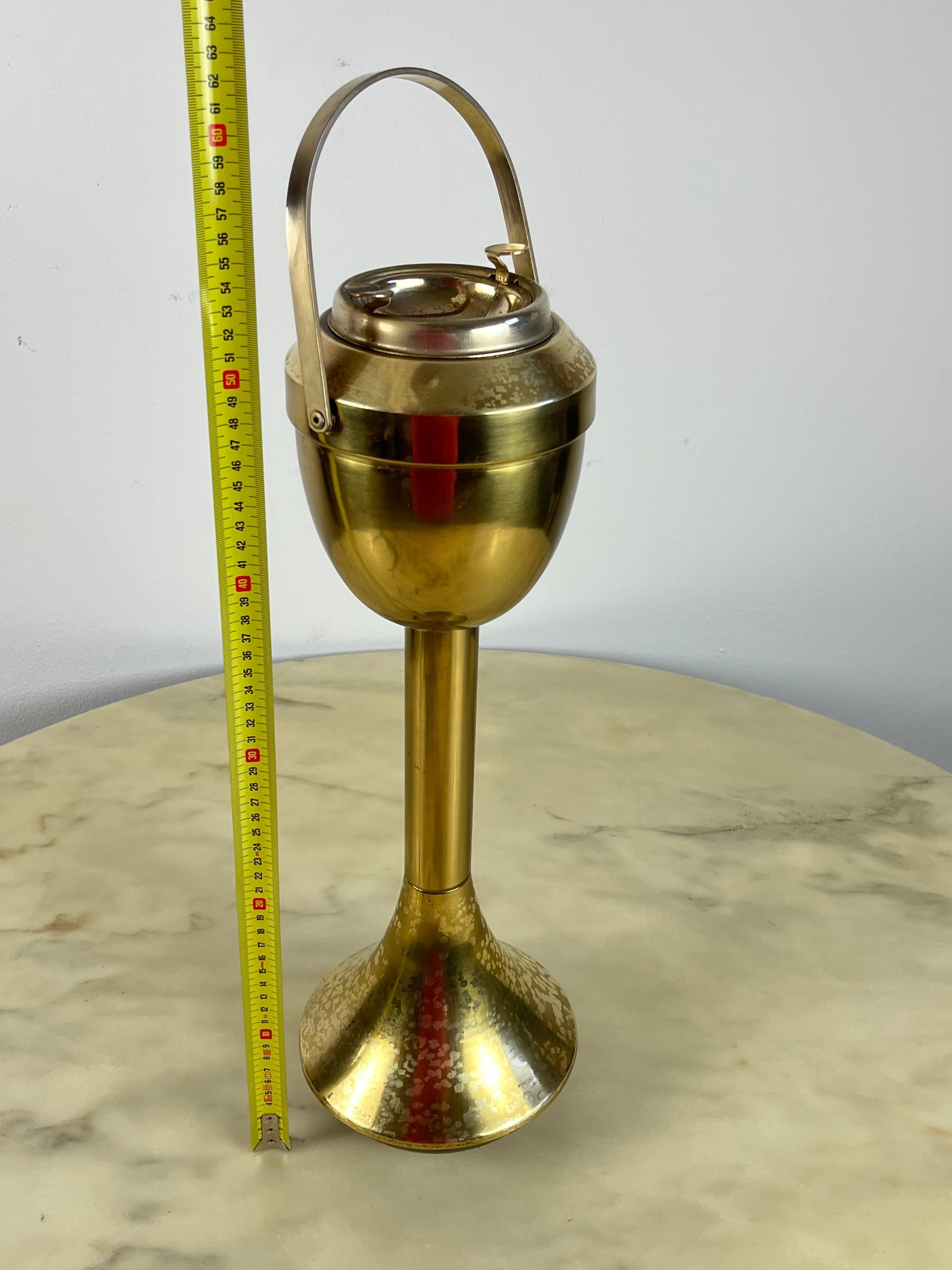 Brass Floor Ashtray, 1960s In Good Condition For Sale In Palermo, IT