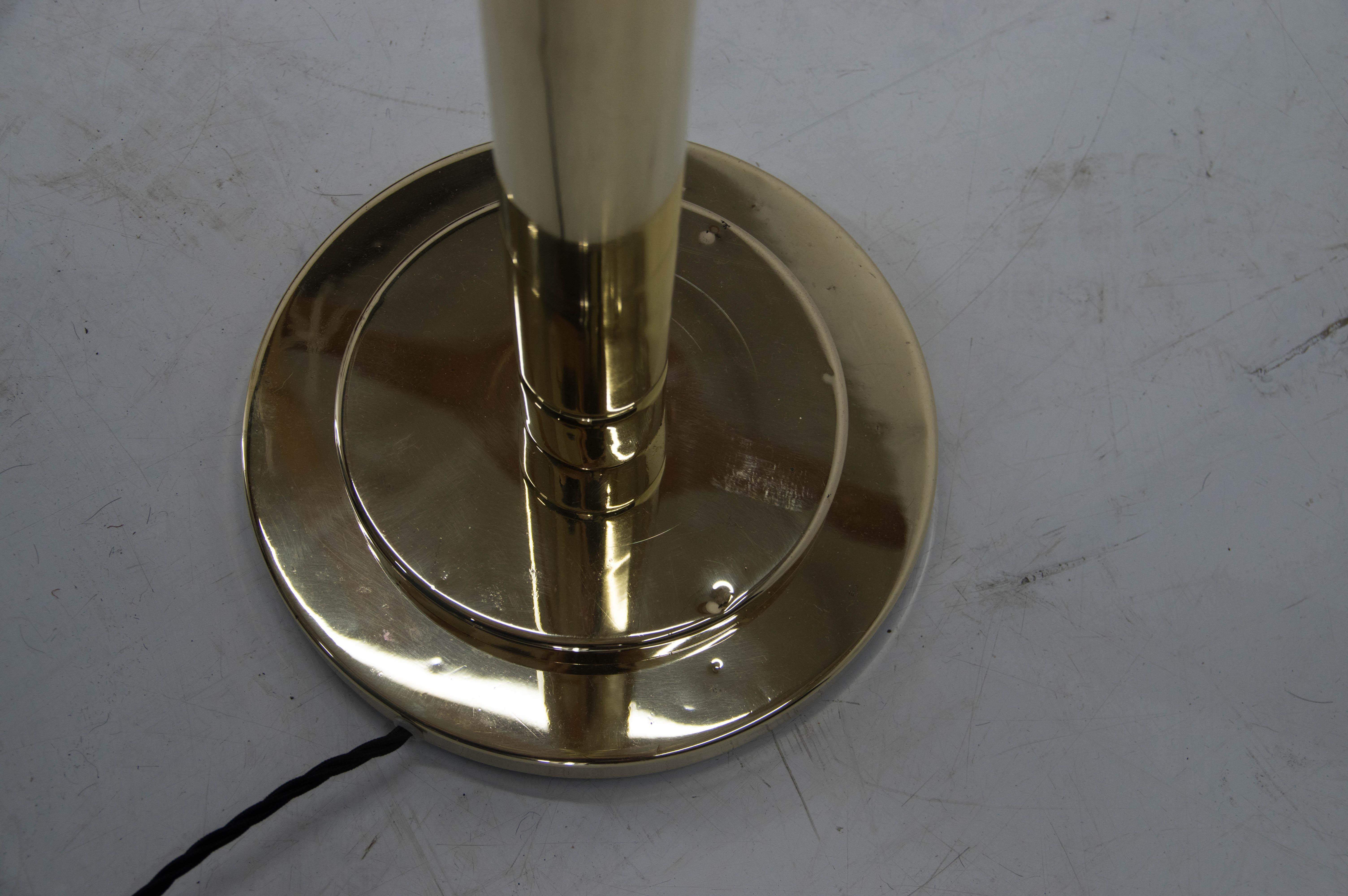 Brass Floor Lamp, 1970s, Restored In Good Condition For Sale In Praha, CZ