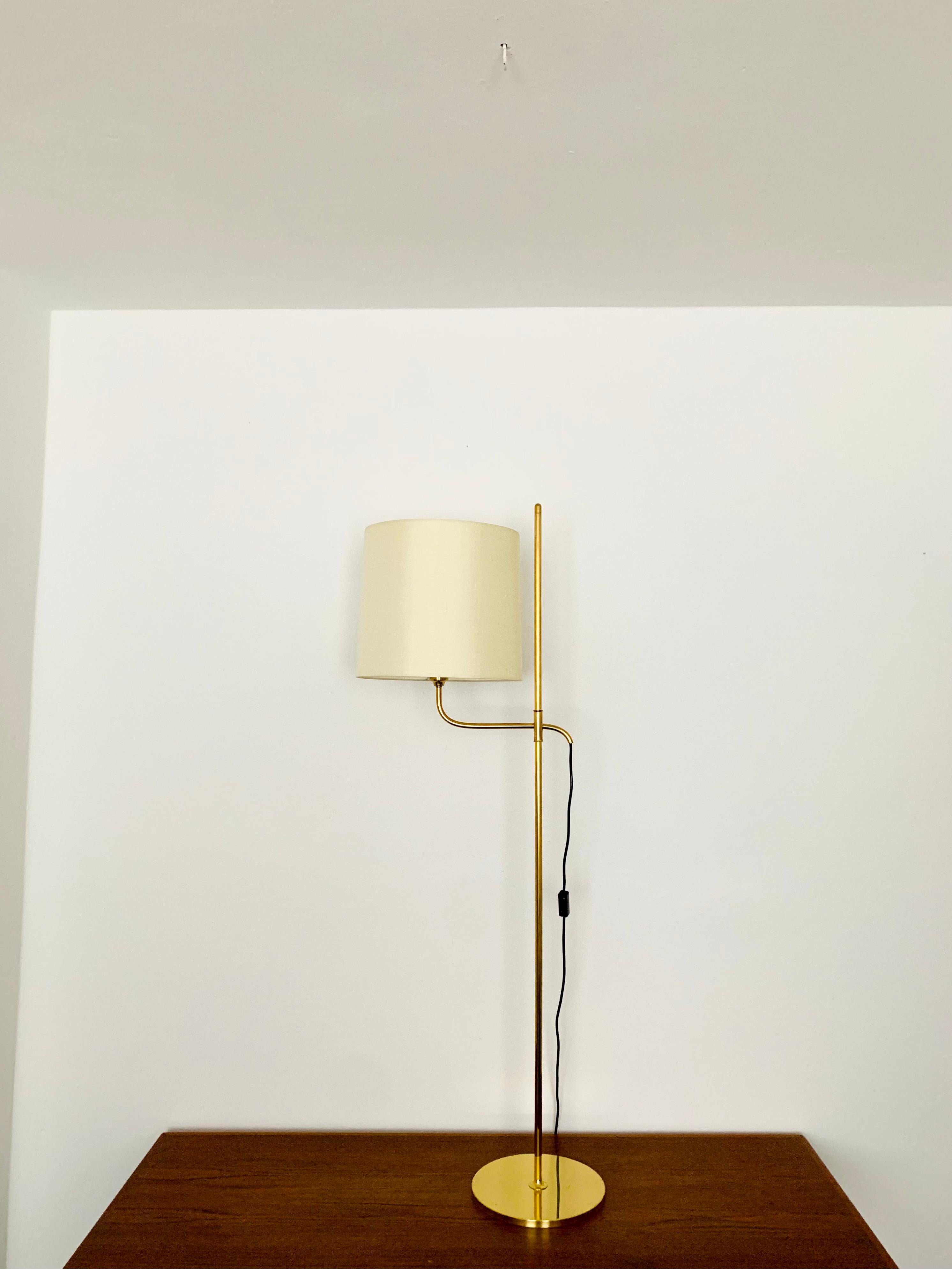 Stehlampe aus Messing von Florian Schulz (Moderne der Mitte des Jahrhunderts) im Angebot
