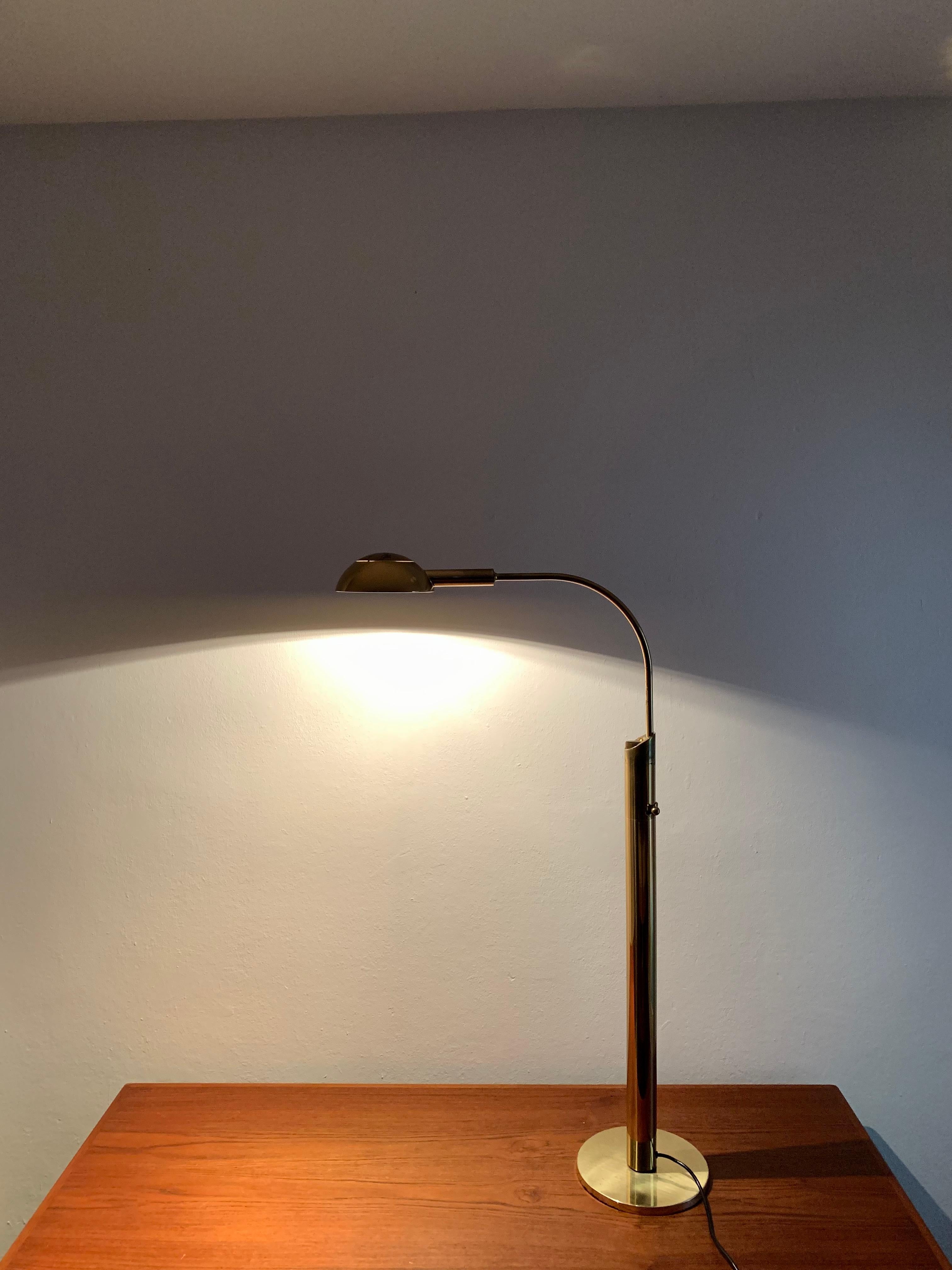 Stehlampe aus Messing von Florian Schulz (Ende des 20. Jahrhunderts) im Angebot