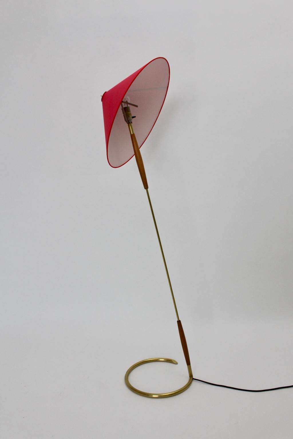 Mid-Century Modern Brass Vintage Floor Lamp attributed to Guiseppe Ostuni, Italy, circa 1940 For Sale