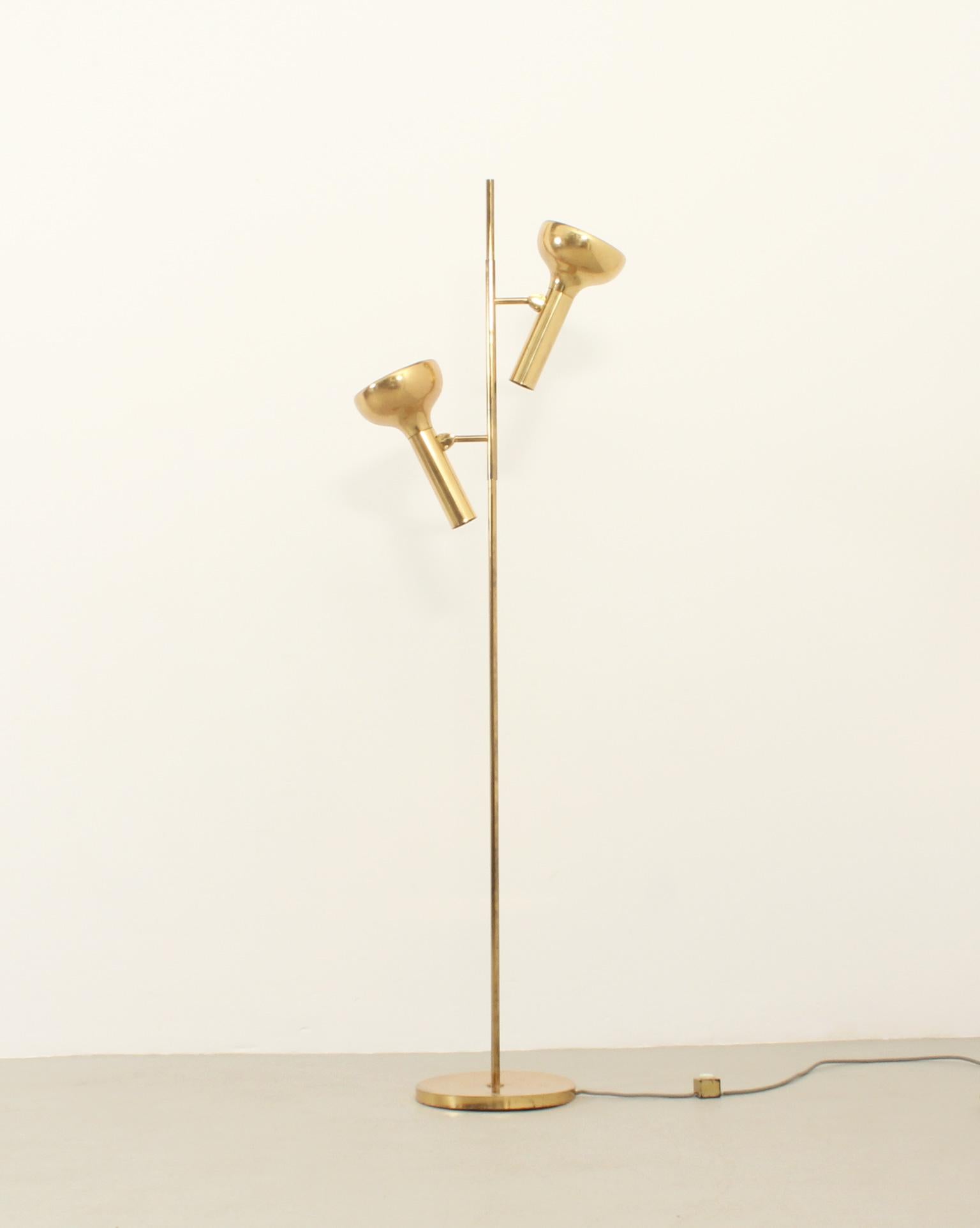 Brass Floor Lamp by Hustadt Leuchten, Germany, 1970's In Good Condition For Sale In Barcelona, ES